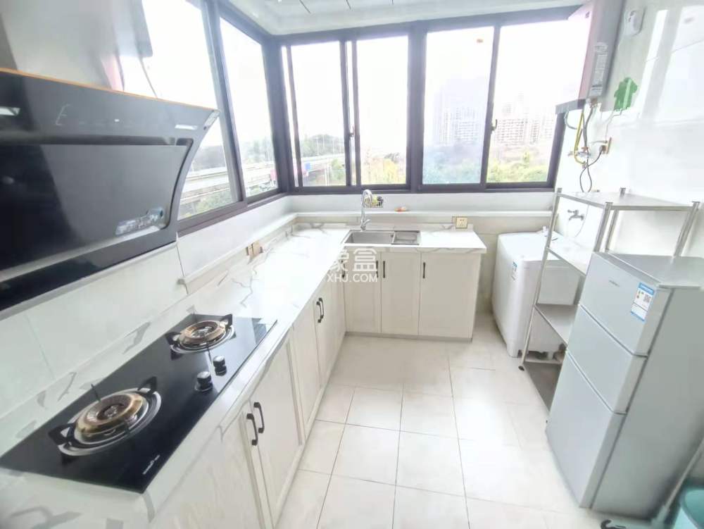 金河湾1881  1室1厅1卫    1600.0元/月