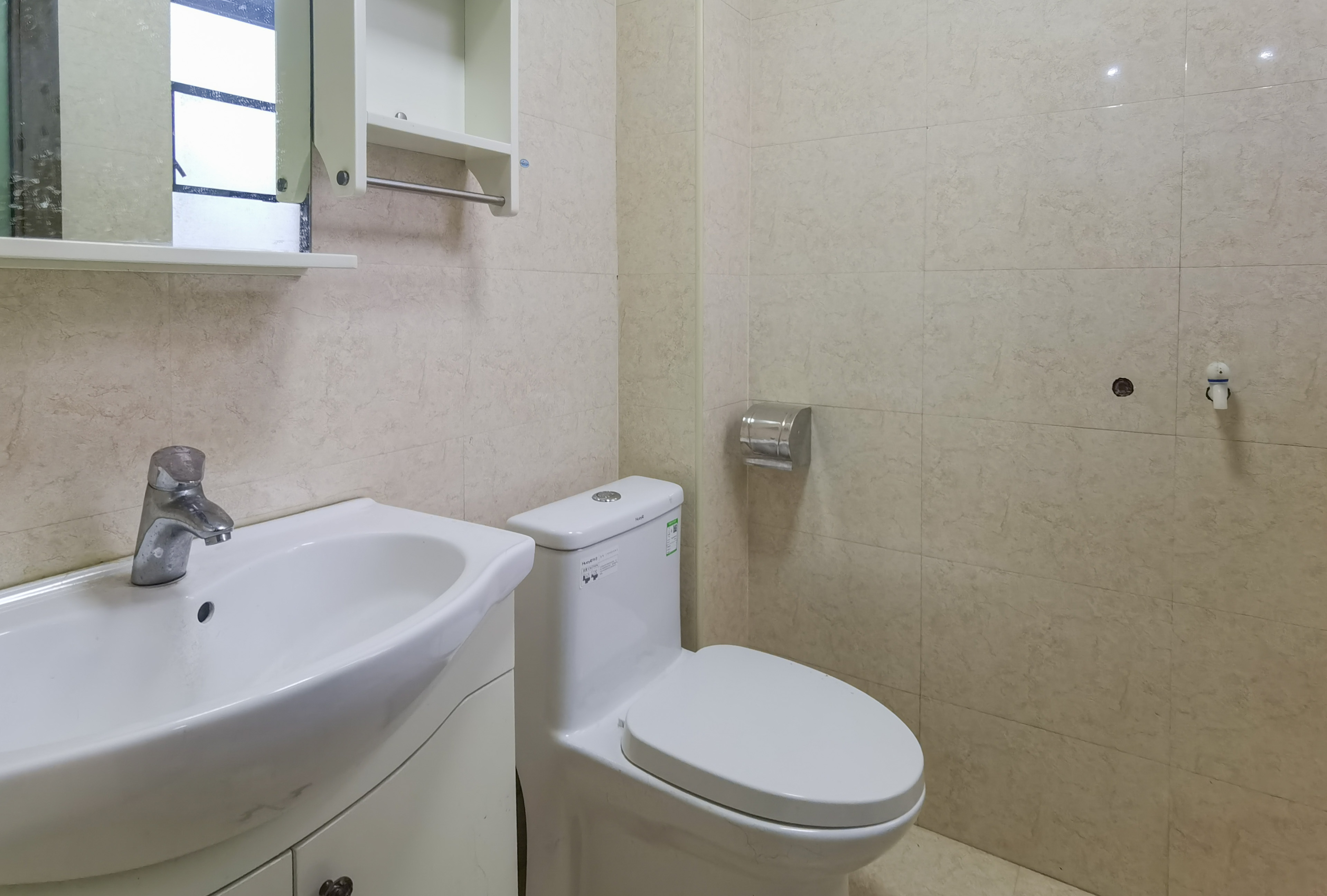 山水文园 3室2厅2卫 83.8万 山水文园 3室2厅2卫 83.8万客厅