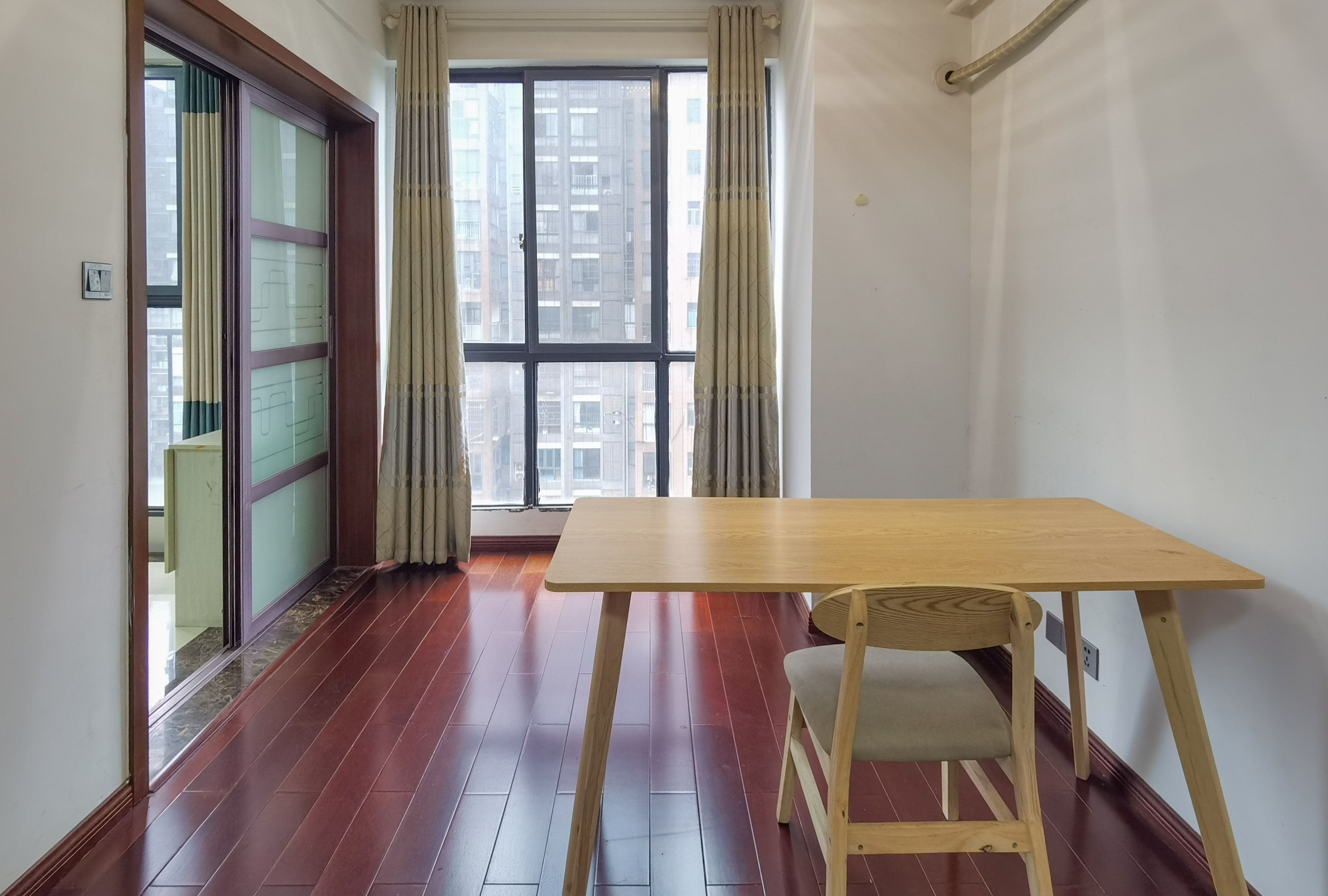 山水文园 3室2厅2卫 83.8万 山水文园 3室2厅2卫 83.8万客厅