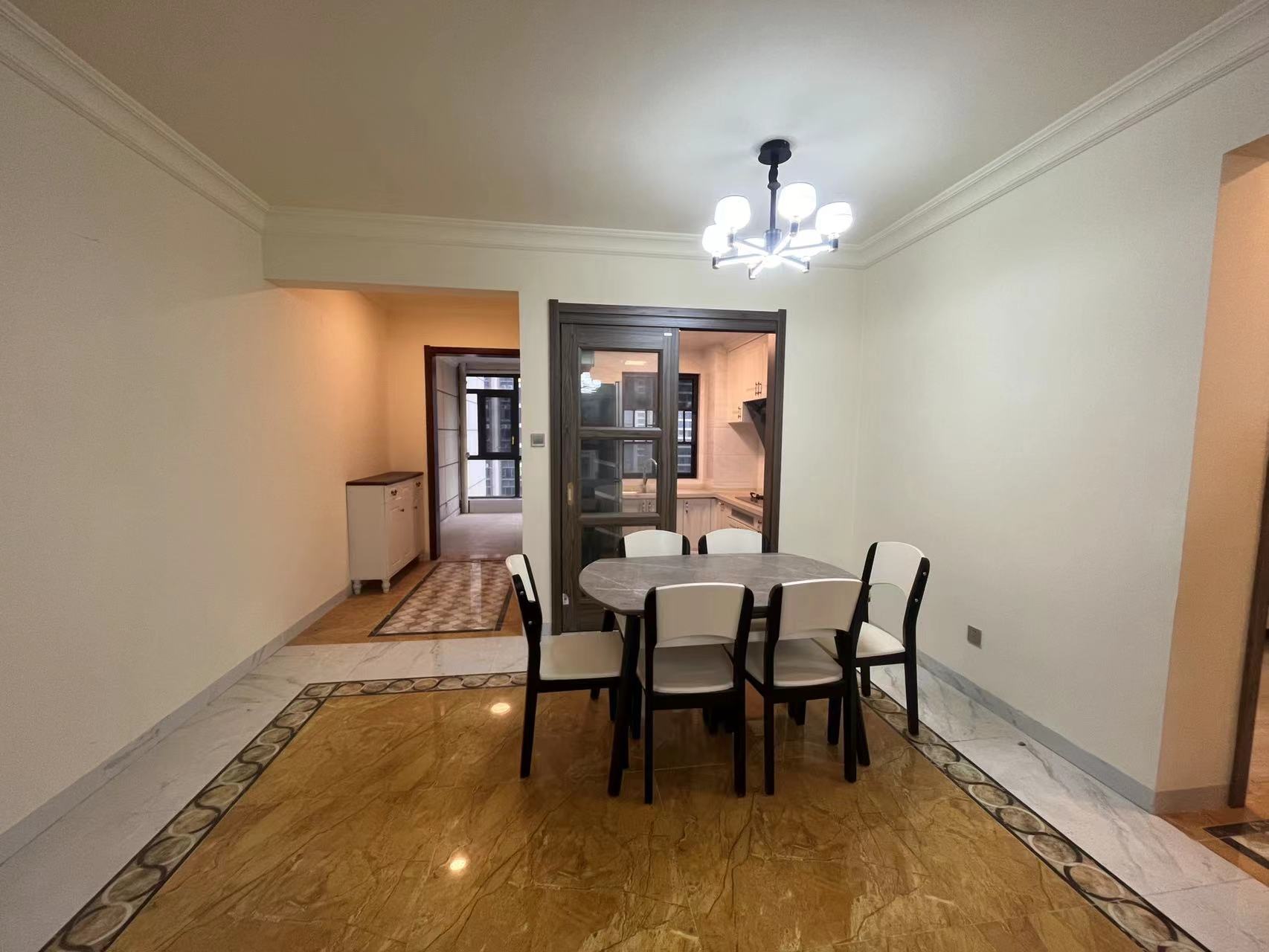 碧桂园梓山府  4室2厅2卫    2800.0元/月 碧桂园梓山府  4室2厅2卫    2800.0元/月室内图