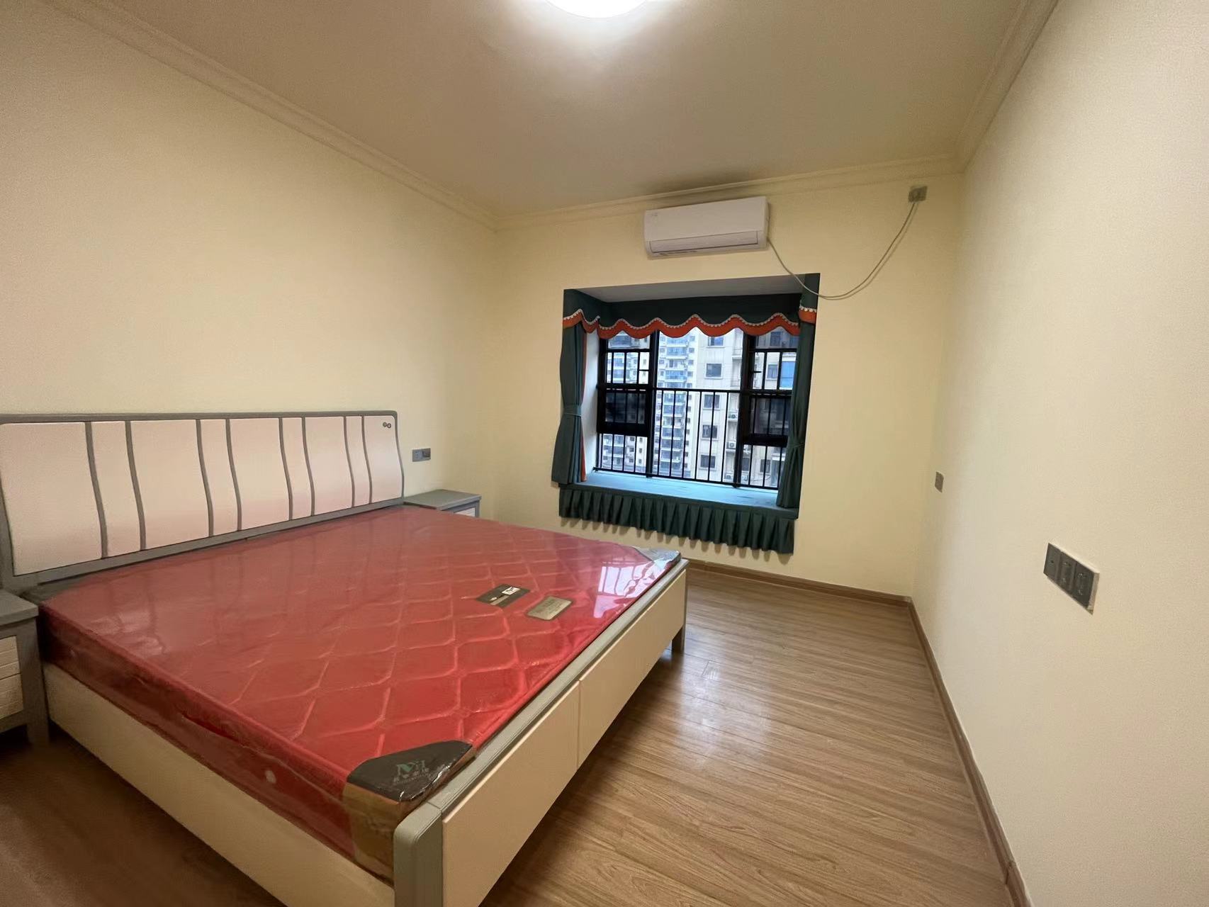 碧桂园梓山府  4室2厅2卫    2800.0元/月 碧桂园梓山府  4室2厅2卫    2800.0元/月室内图