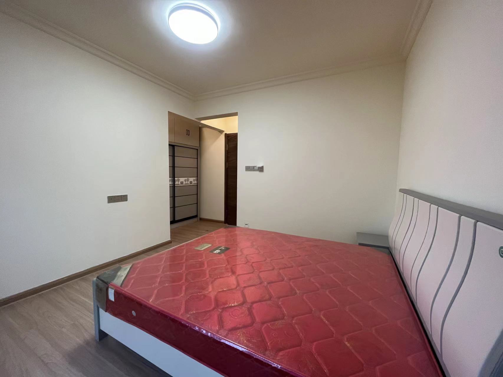 碧桂园梓山府  4室2厅2卫    2800.0元/月 碧桂园梓山府  4室2厅2卫    2800.0元/月室内图