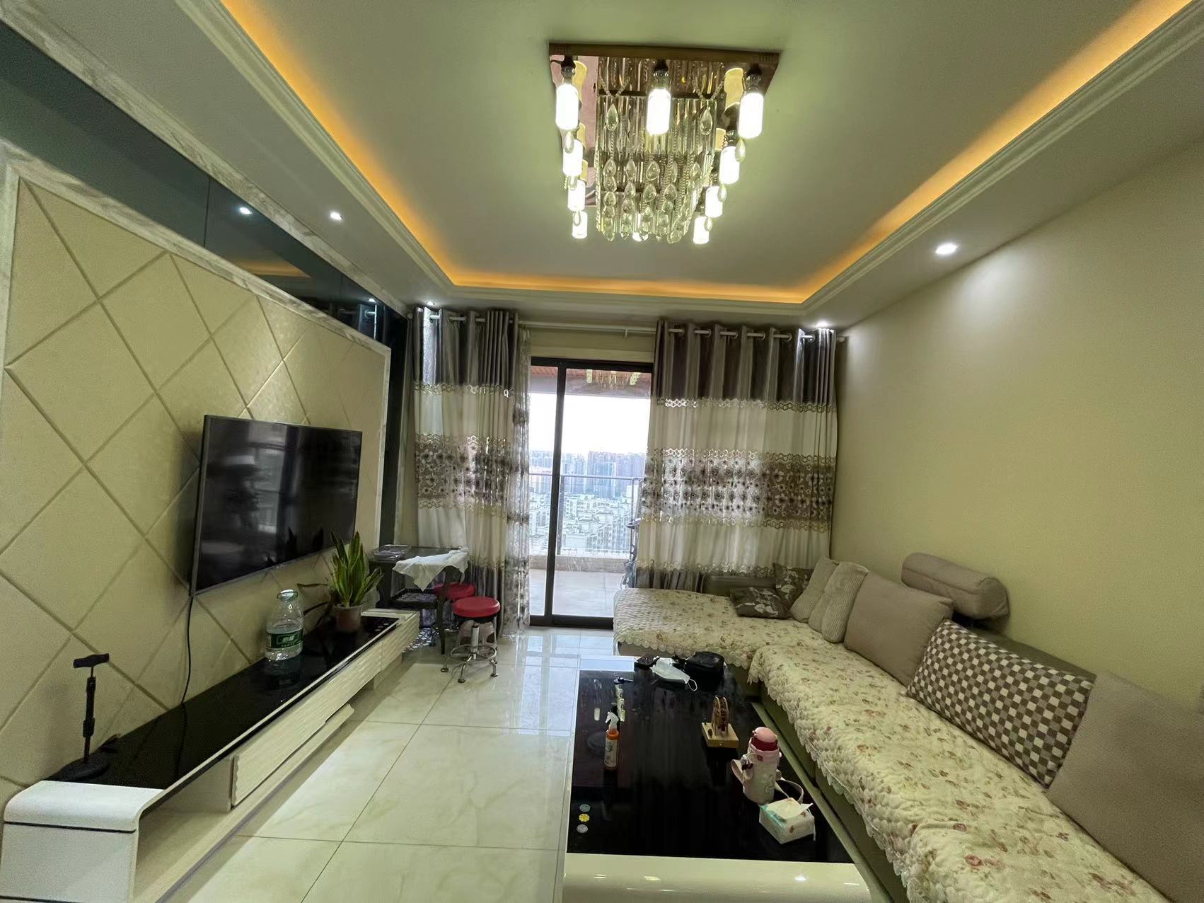 南湖世纪 3室2厅1卫 2800.0元/月 南湖世纪 3室2厅1卫 2800.0元/月室内图