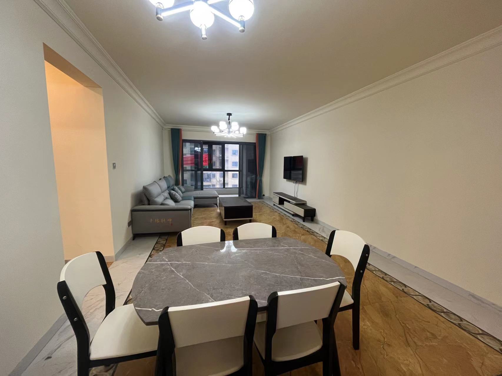 碧桂园梓山府  4室2厅2卫    2800.0元/月 碧桂园梓山府  4室2厅2卫    2800.0元/月室内图