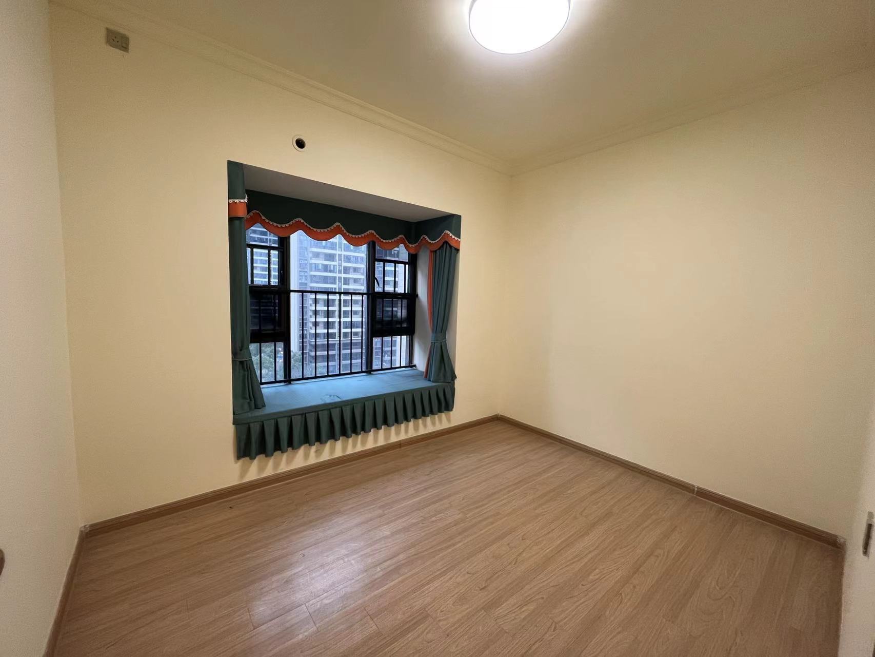 碧桂园梓山府  4室2厅2卫    2800.0元/月 碧桂园梓山府  4室2厅2卫    2800.0元/月室内图