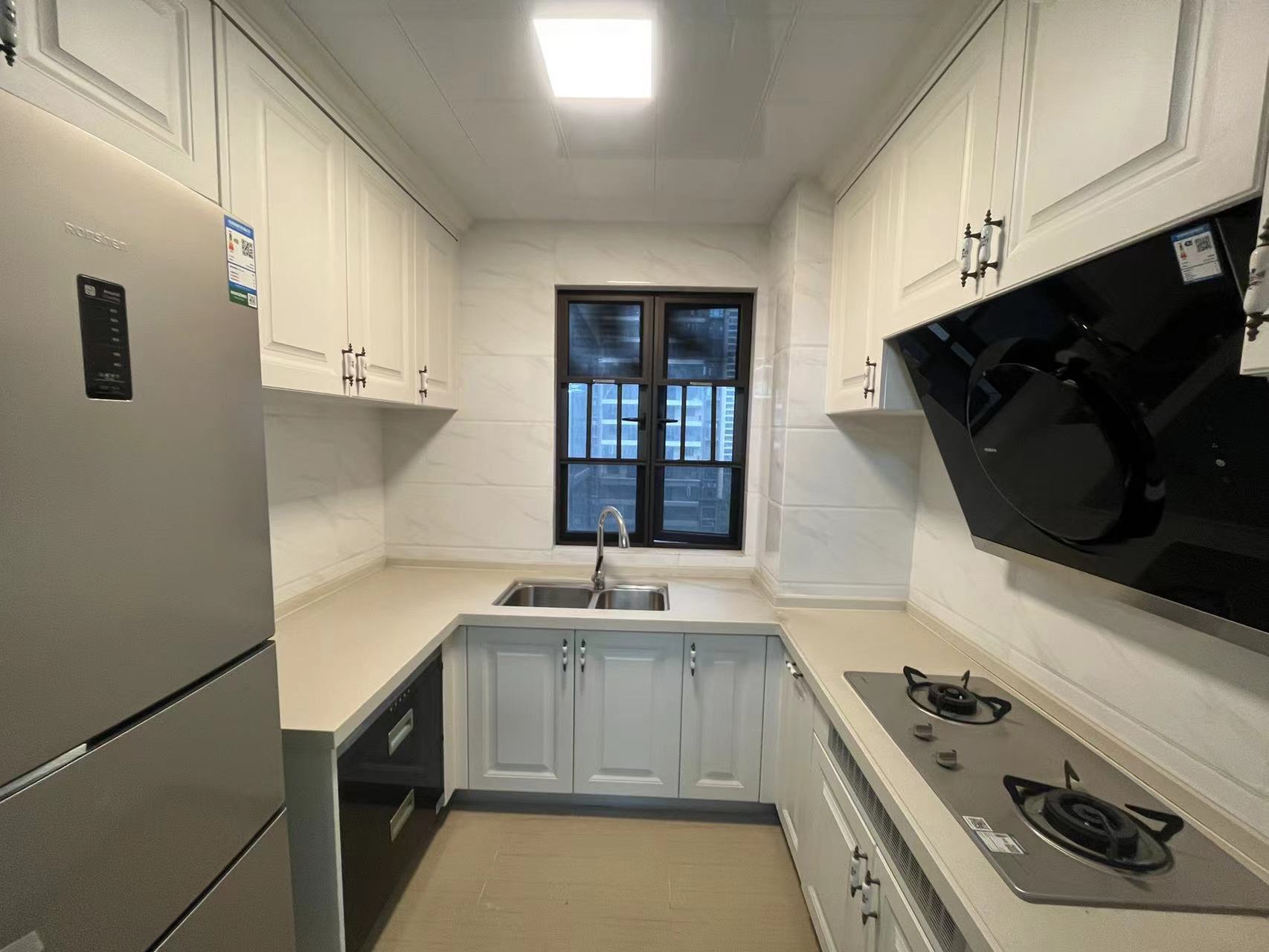 碧桂园梓山府  4室2厅2卫    2800.0元/月 碧桂园梓山府  4室2厅2卫    2800.0元/月室内图