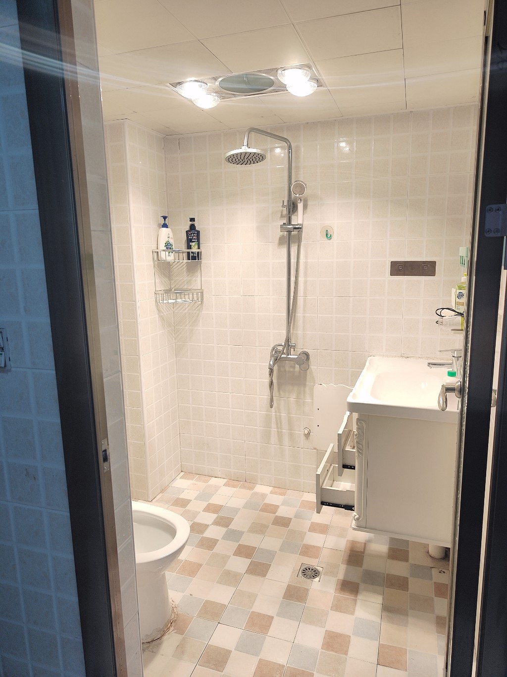 欣登中央公园 1室1厅1卫 1600.0元/月 欣登中央公园 1室1厅1卫 1600.0元/月室内图