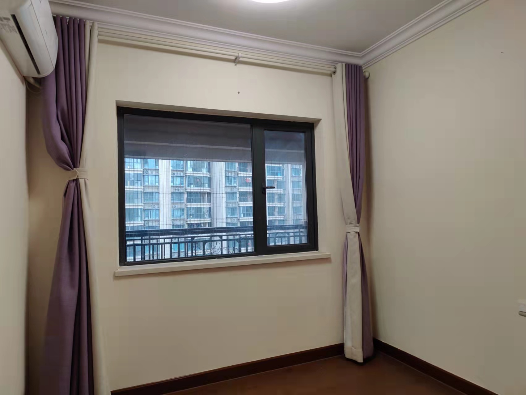 恒大华府 3室2厅2卫 85.8万 恒大华府 3室2厅2卫 85.8万客厅