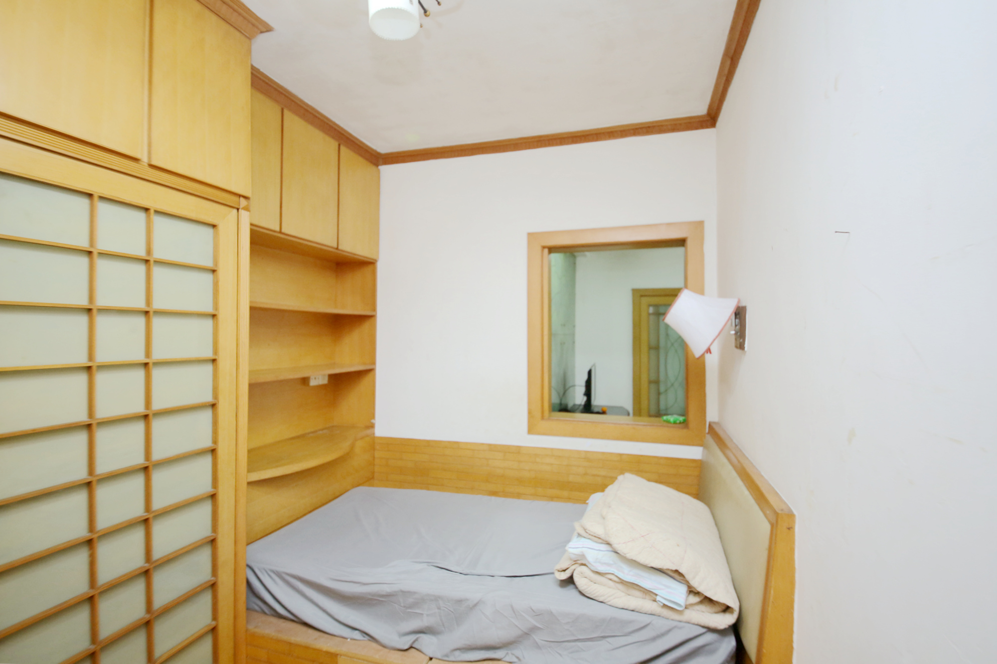 燕山街社区  3室1厅1卫   48.80万卧室
