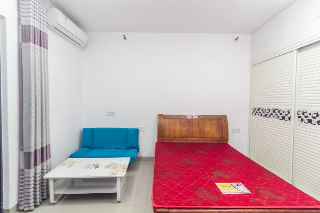 海德公园 1室1厅1卫 29.99万 海德公园 1室1厅1卫 29.99万客厅