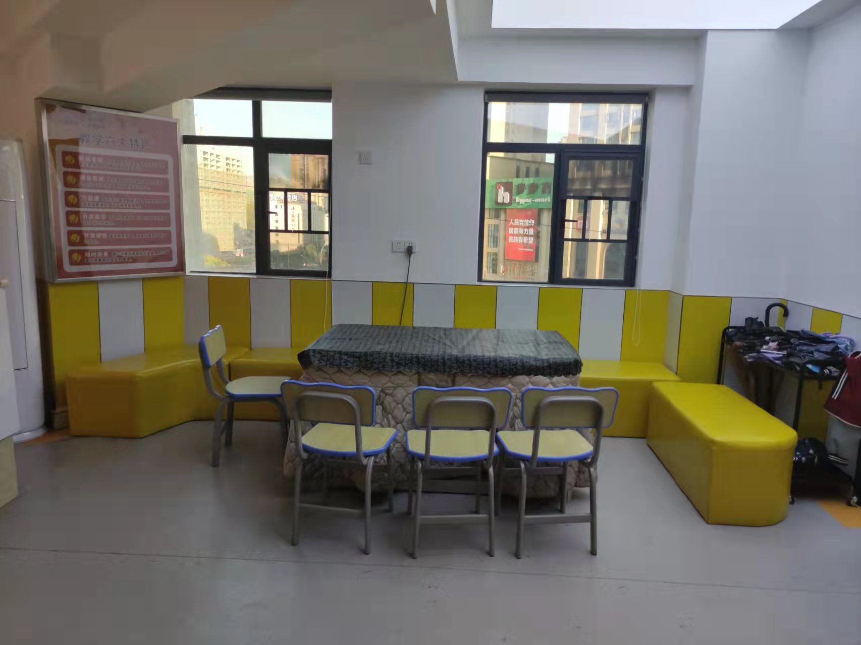 九圆大厦  2室1厅1卫    34.0万 九圆大厦  2室1厅1卫    34.0万卫生间