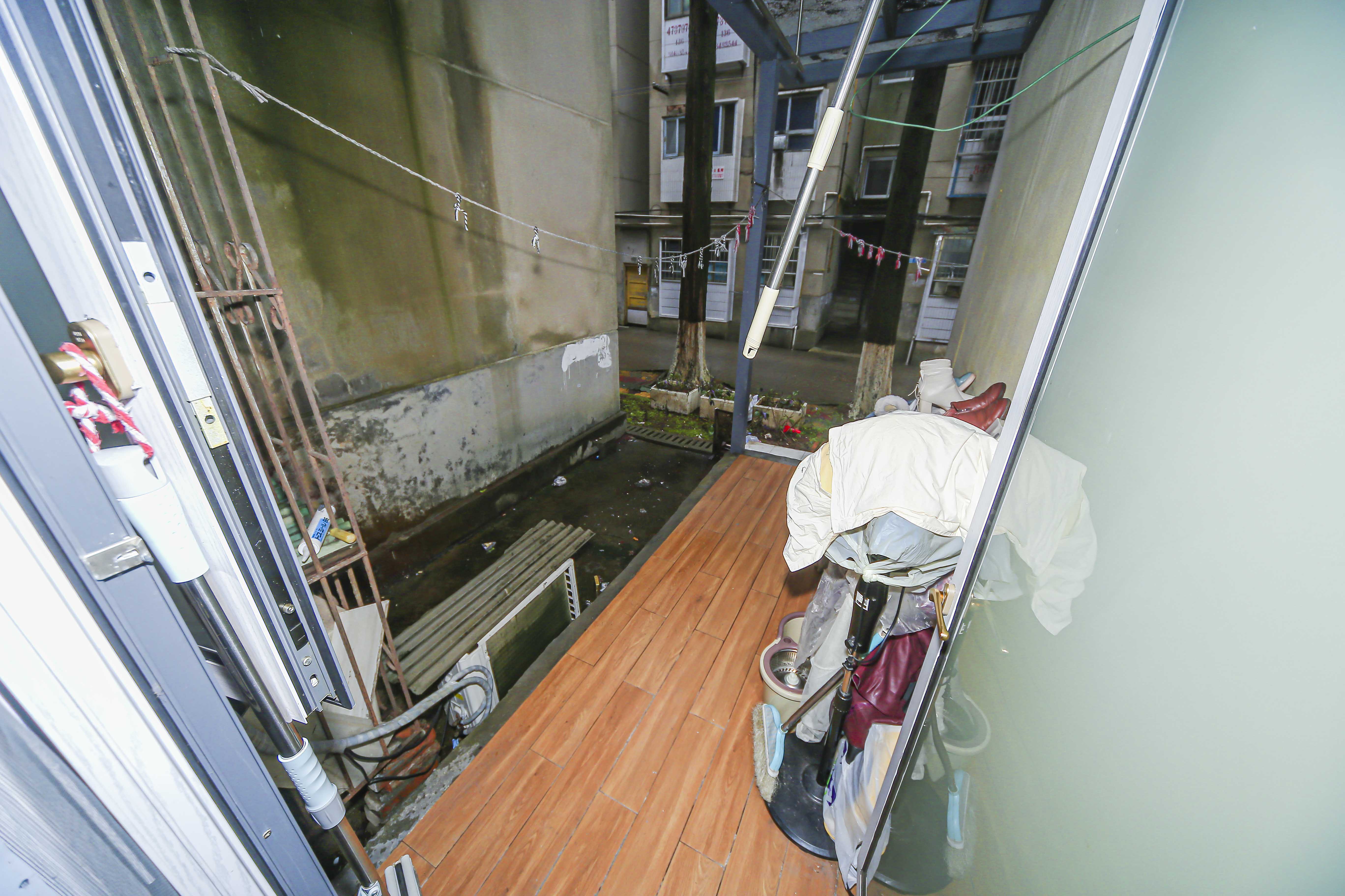 中南工大高坪（甘棠村）  3室2厅1卫    86.0万卧室