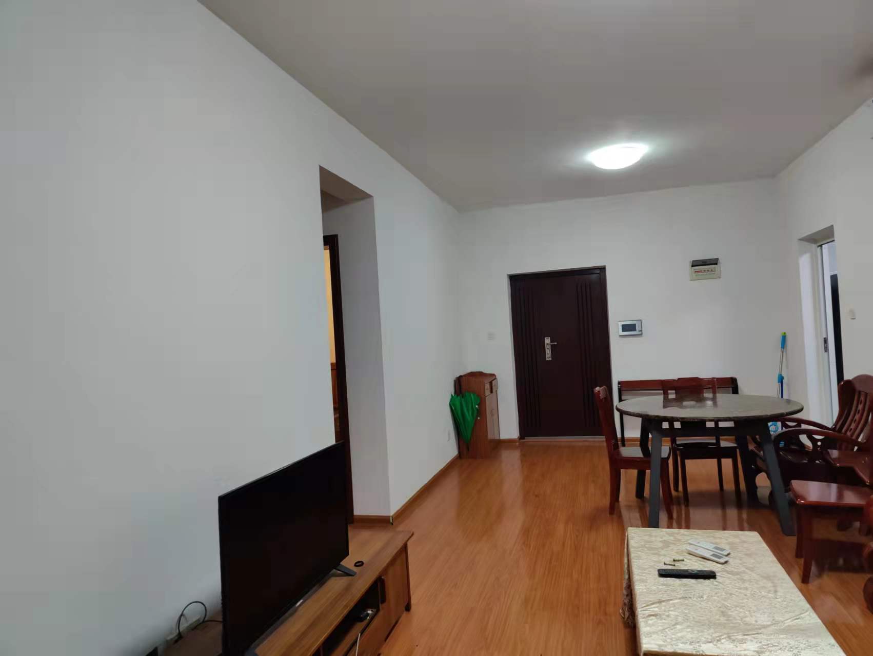 湘银星城  2室2厅1卫    44.8万 湘银星城  2室2厅1卫    44.8万客厅