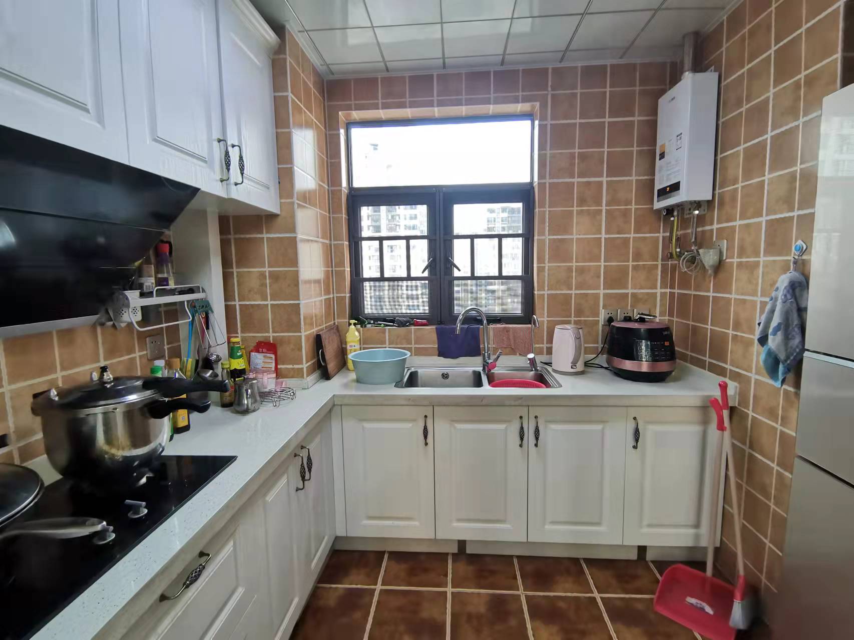 蓝溪谷 3室2厅2卫 93.8万 蓝溪谷 3室2厅2卫 93.8万客厅