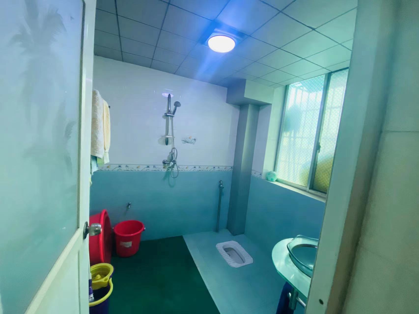 淞亿小区 4室2厅2卫 64.0万 淞亿小区 4室2厅2卫 64.0万客厅