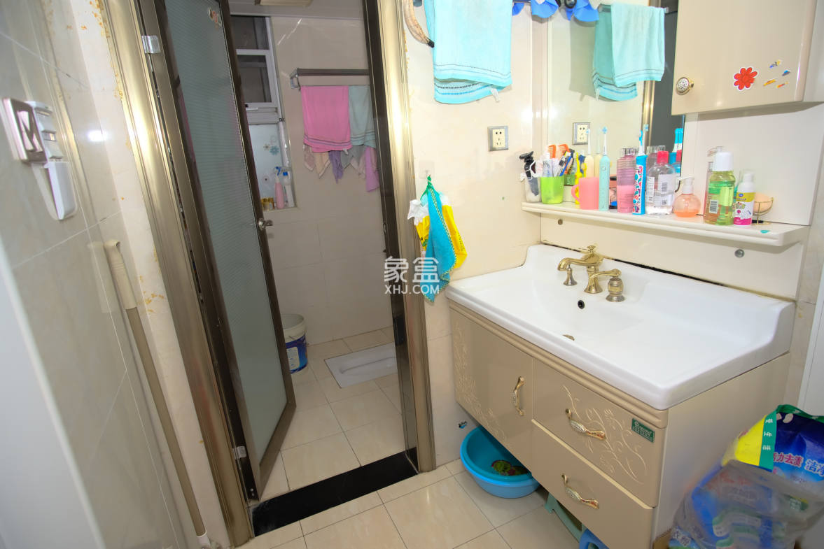 金科时代中心 3室2厅1卫 80.0万 金科时代中心 3室2厅1卫 80.0万卫生间