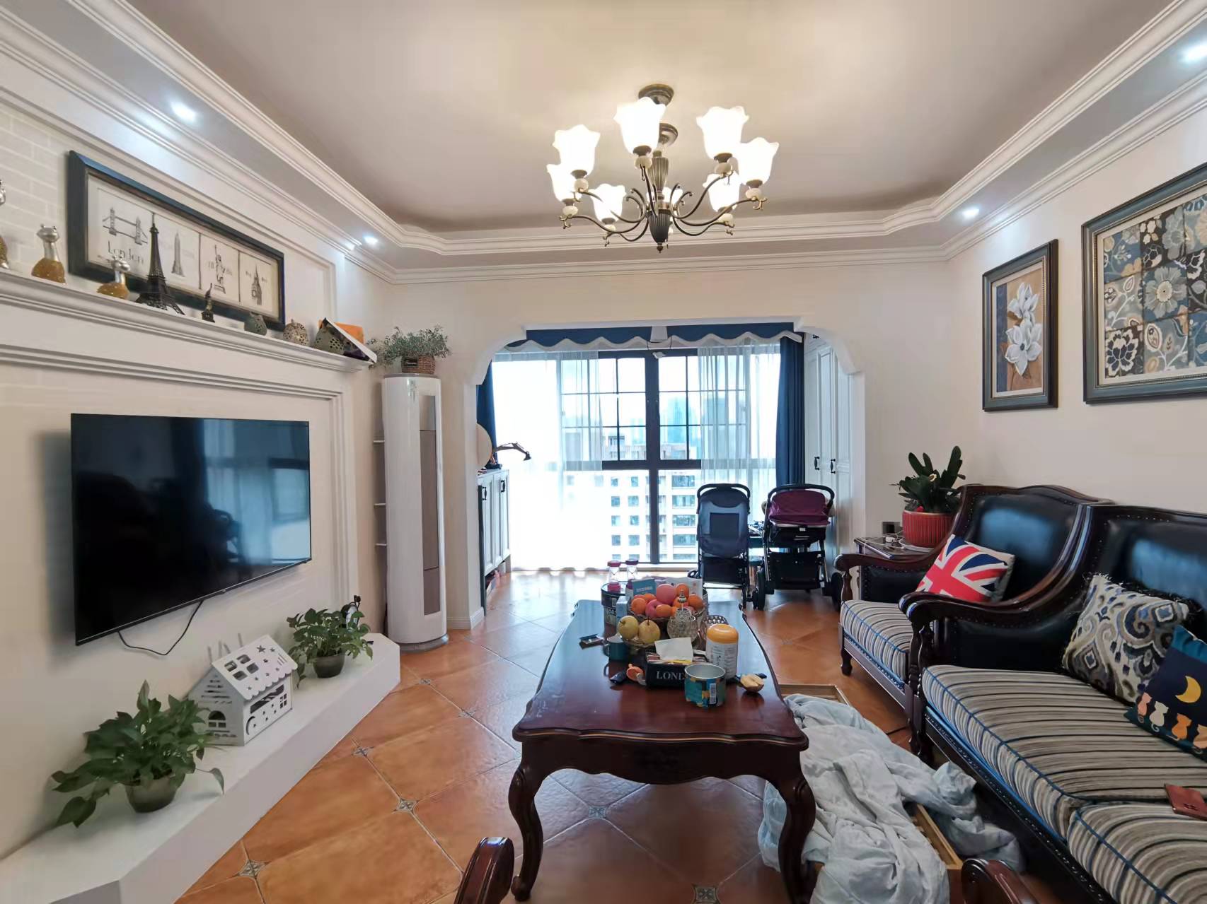 蓝溪谷 3室2厅2卫 93.8万 蓝溪谷 3室2厅2卫 93.8万客厅