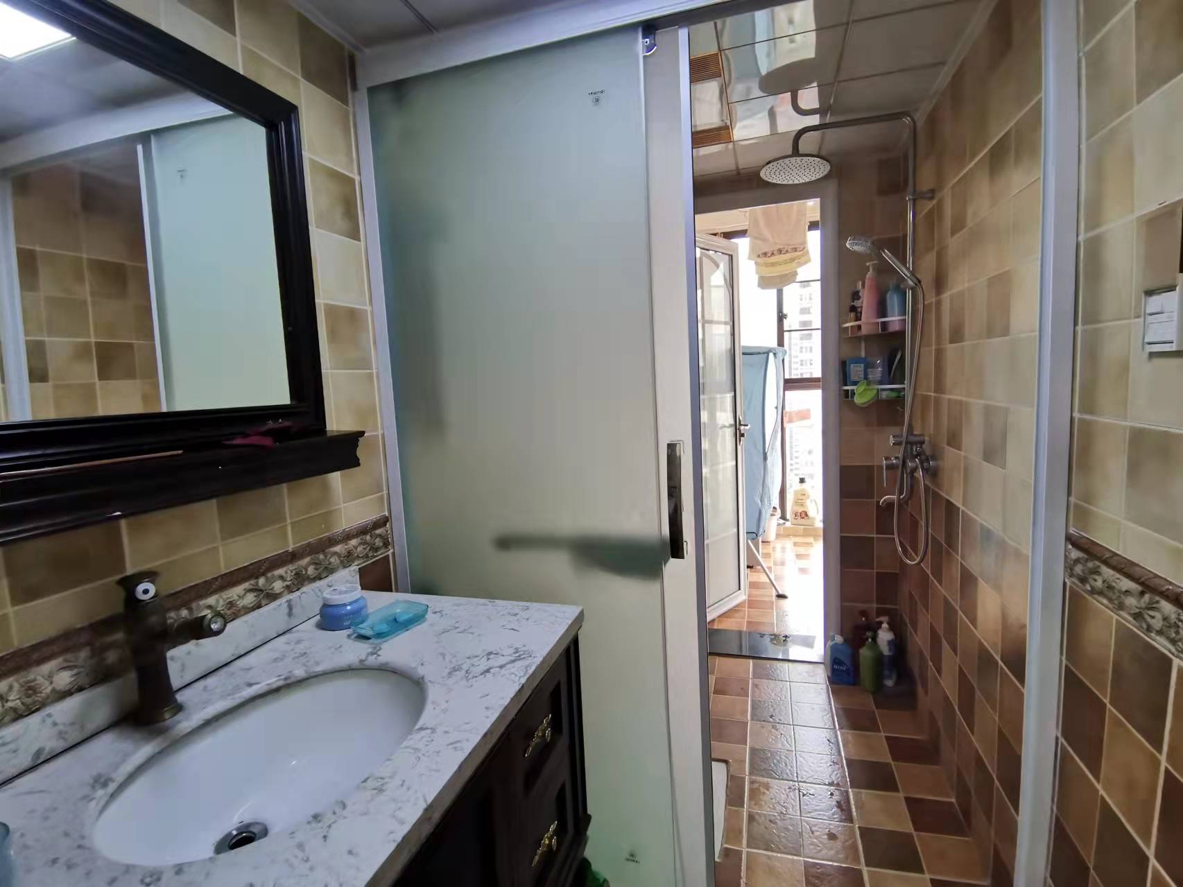 蓝溪谷 3室2厅2卫 93.8万 蓝溪谷 3室2厅2卫 93.8万客厅