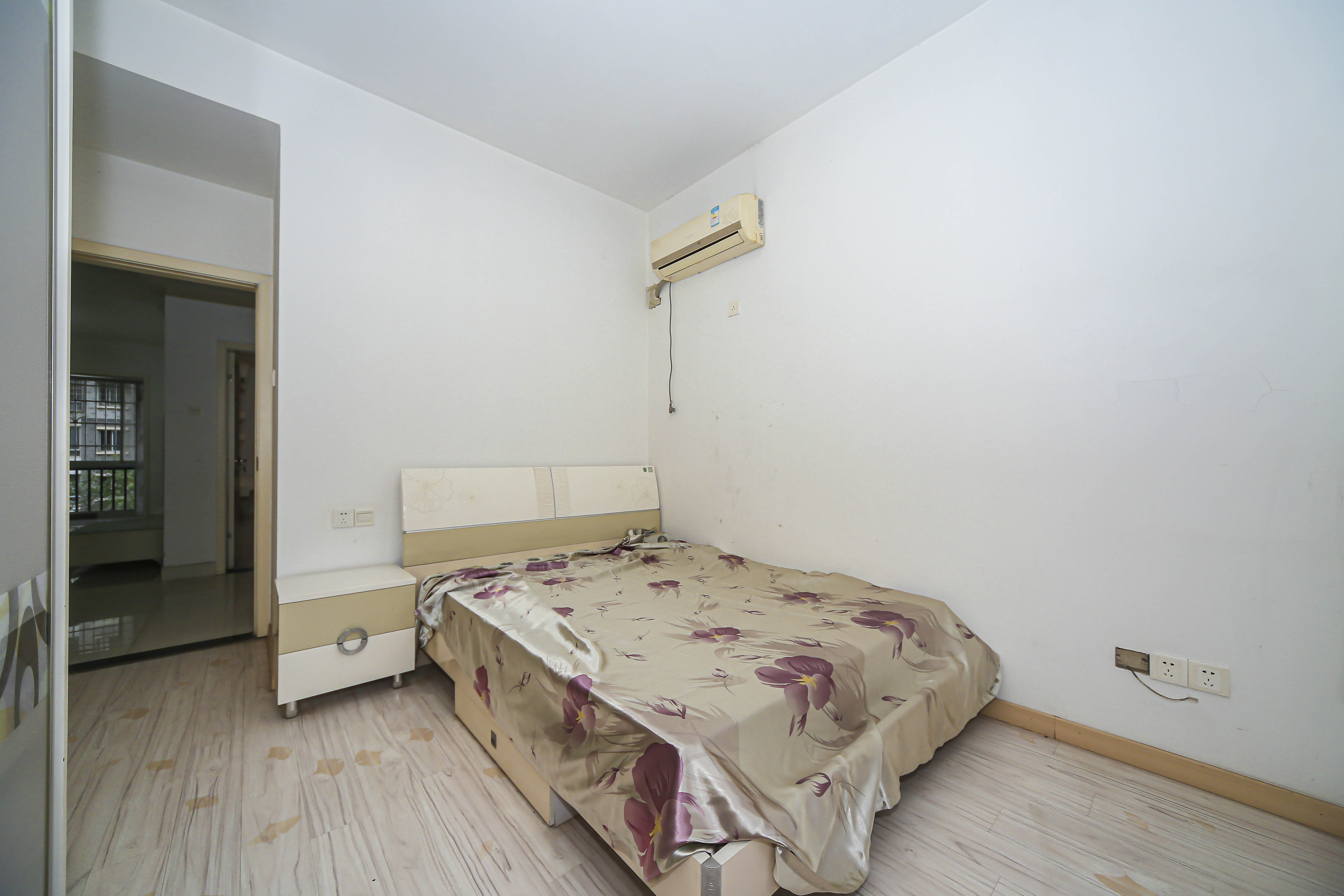 含浦家苑  3室2厅2卫    95.0万卧室