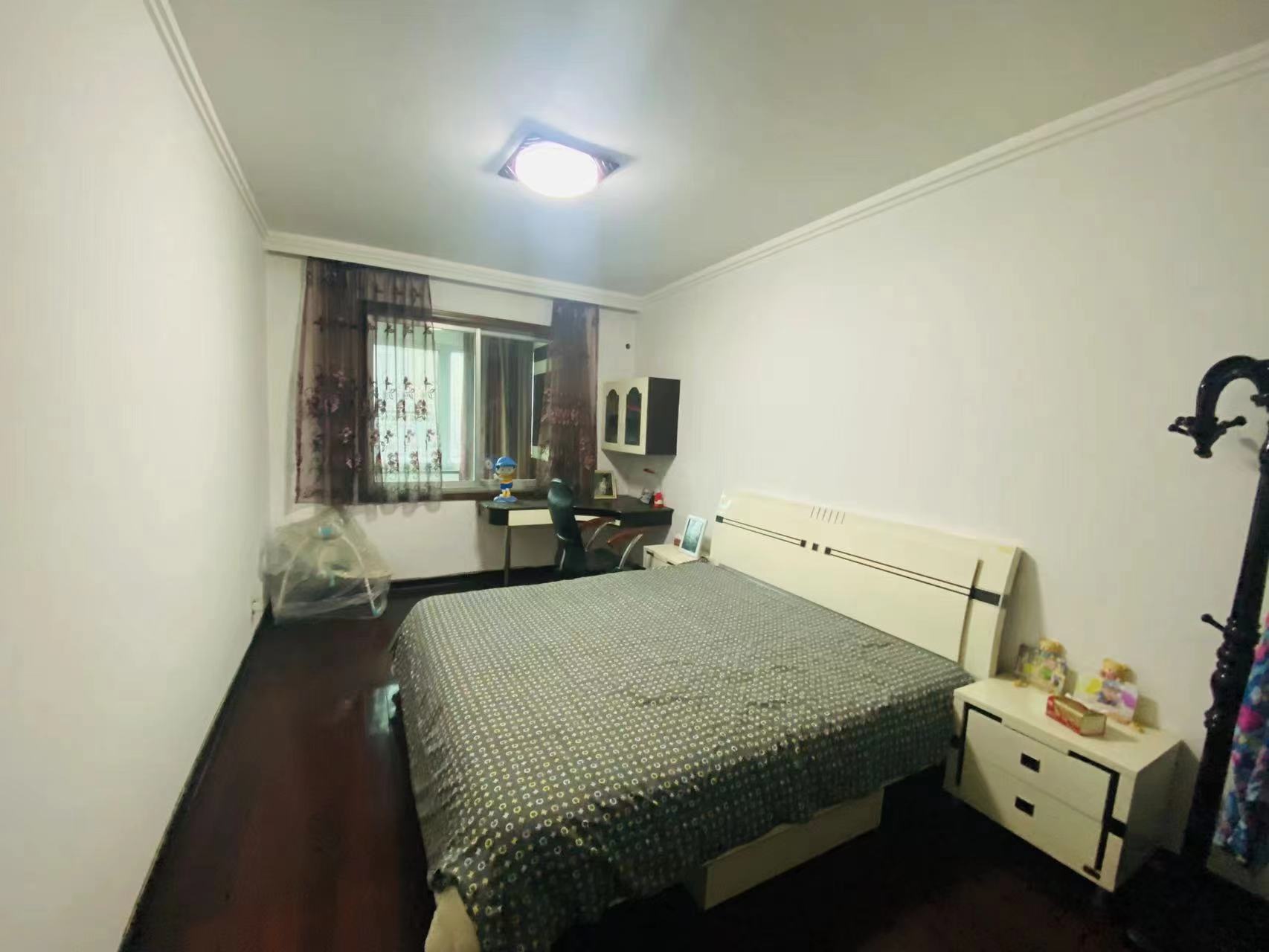 淞亿小区 4室2厅2卫 64.0万 淞亿小区 4室2厅2卫 64.0万客厅