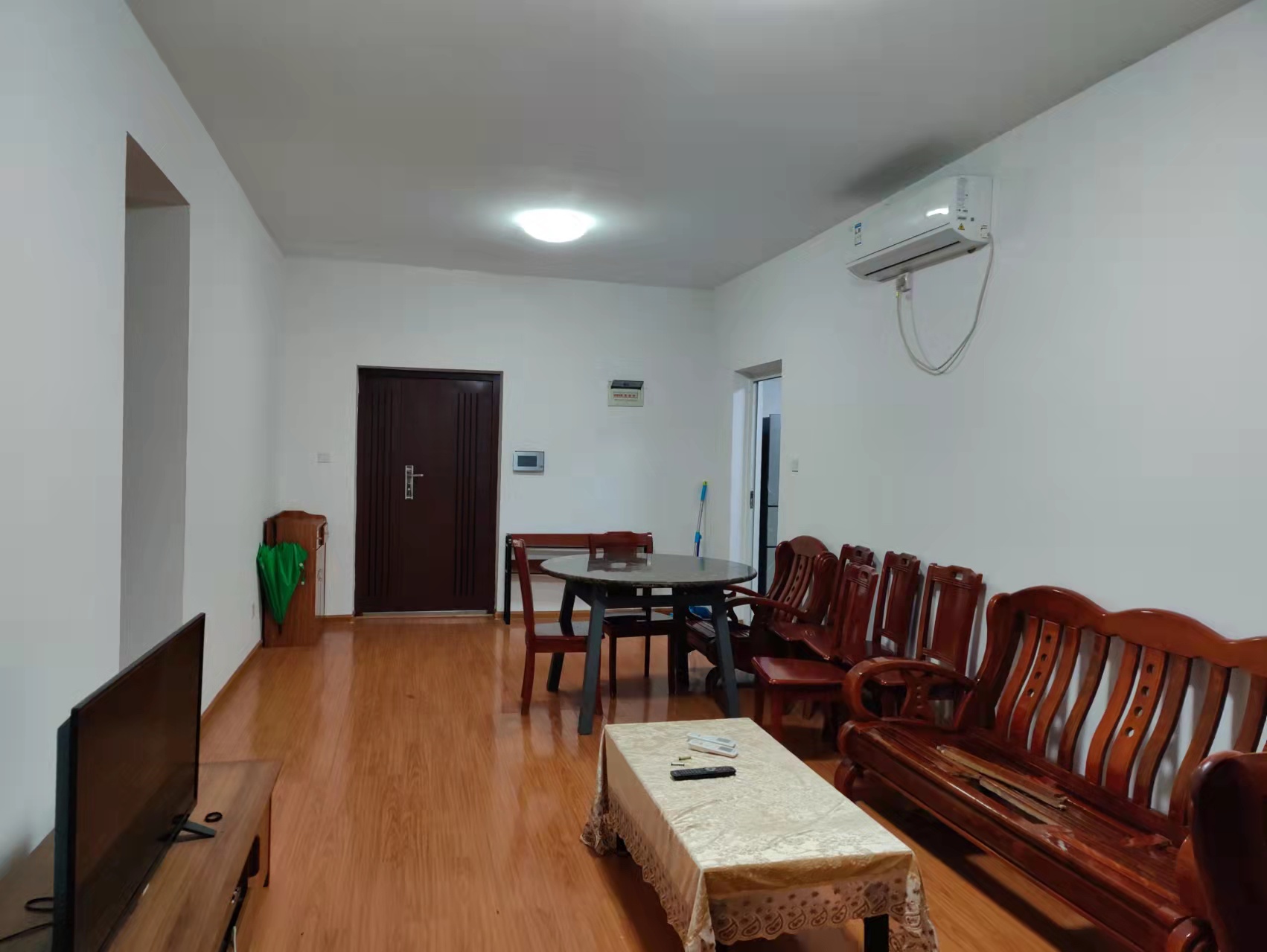 湘银星城  2室2厅1卫    44.8万 湘银星城  2室2厅1卫    44.8万客厅