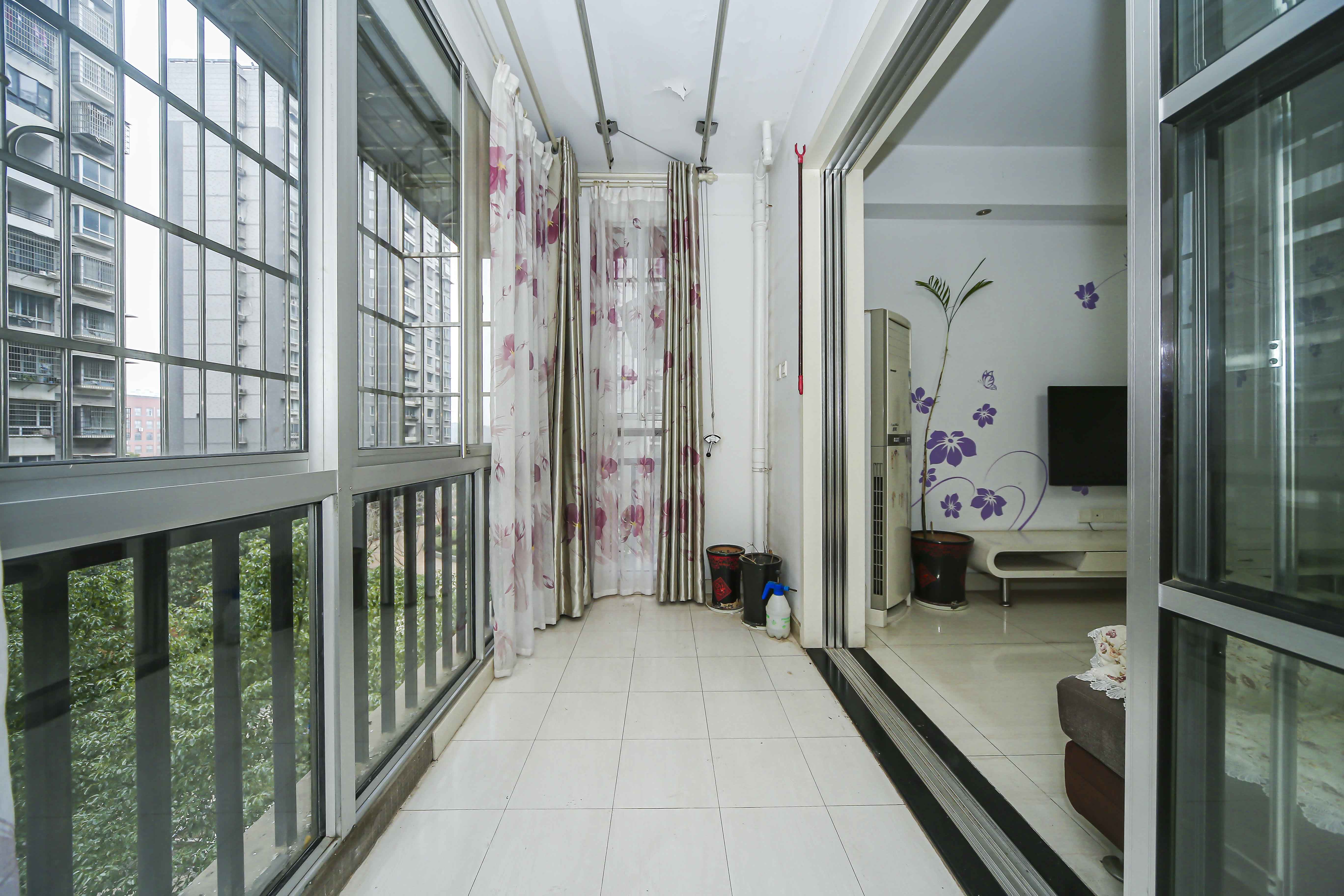 含浦家苑  3室2厅2卫    95.0万阳台