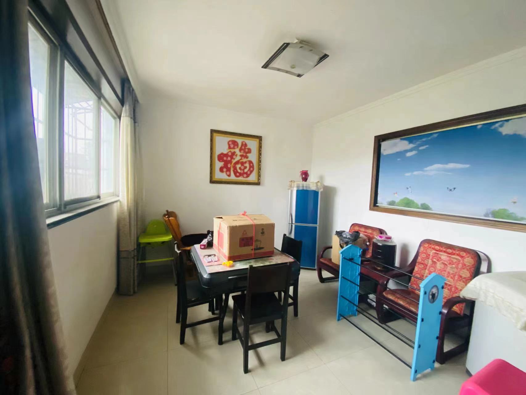 淞亿小区 4室2厅2卫 64.0万 淞亿小区 4室2厅2卫 64.0万客厅