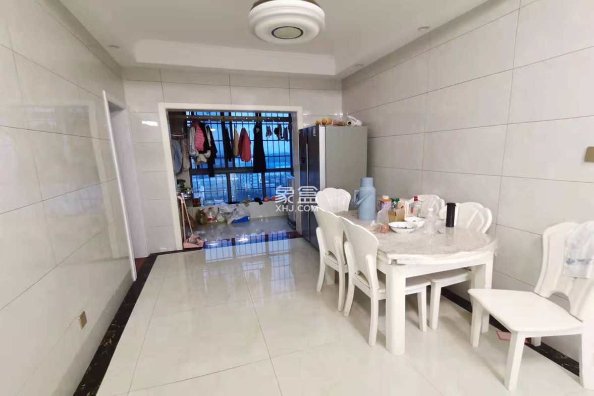 上善国际(翰林府) 2室2厅1卫 53.0万 上善国际(翰林府) 2室2厅1卫 53.0万客厅