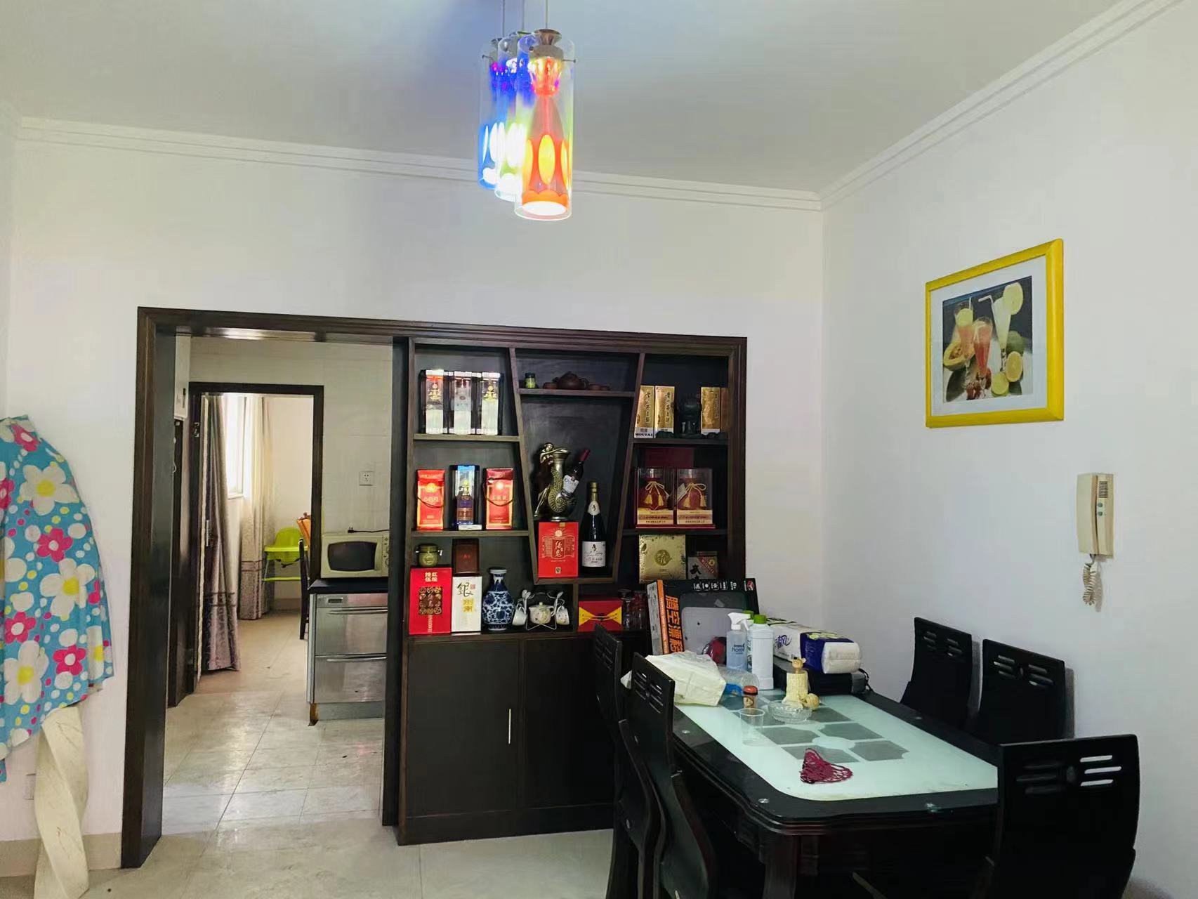 淞亿小区 4室2厅2卫 64.0万 淞亿小区 4室2厅2卫 64.0万客厅