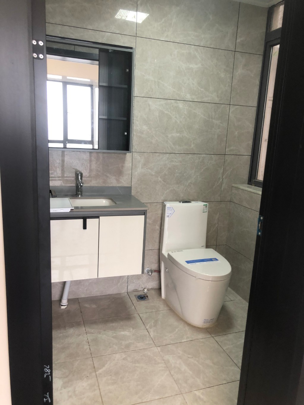 山水洲城华晨第一城  3室2厅2卫    90.0万客厅