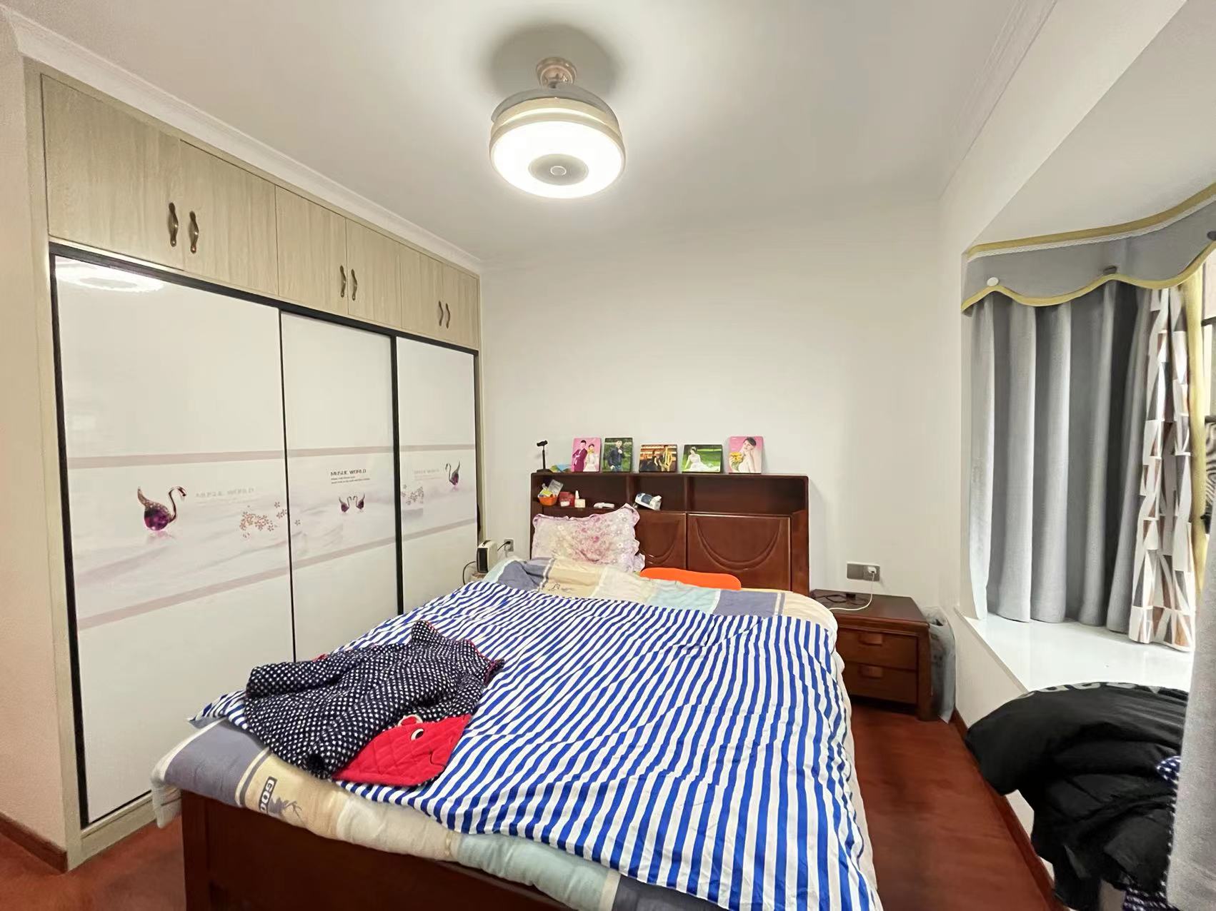 提香蓝岸 3室2厅2卫 85.0万 提香蓝岸 3室2厅2卫 85.0万客厅