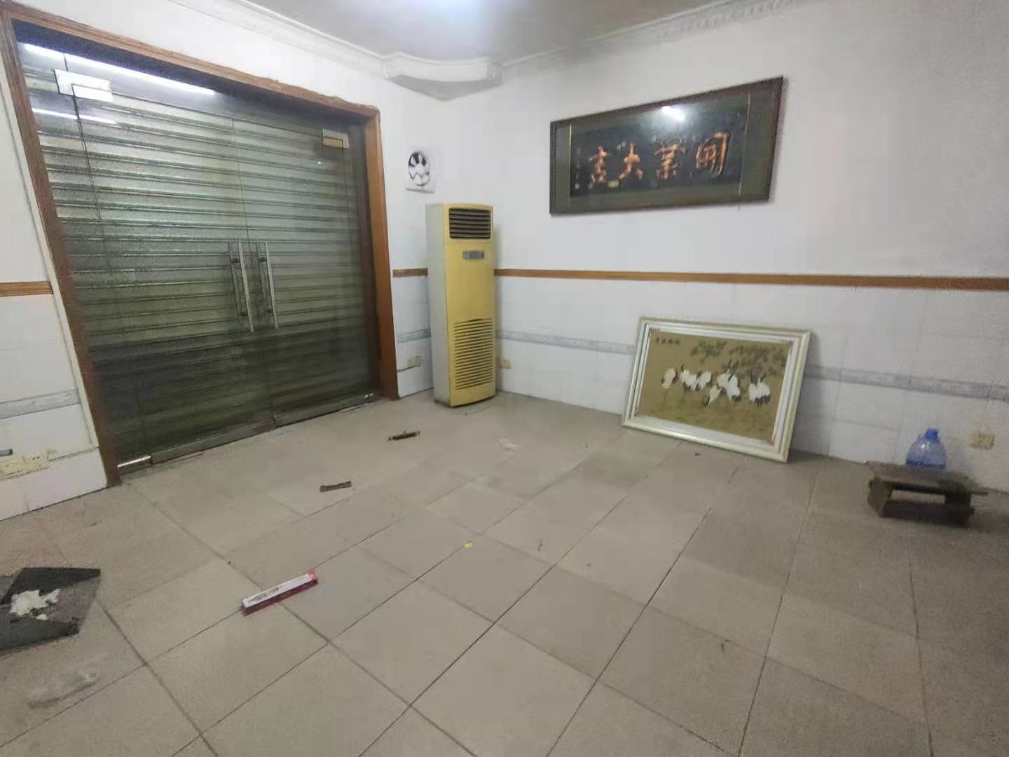 康复路2号散盘  4室2厅2卫   700.00元/月室内图