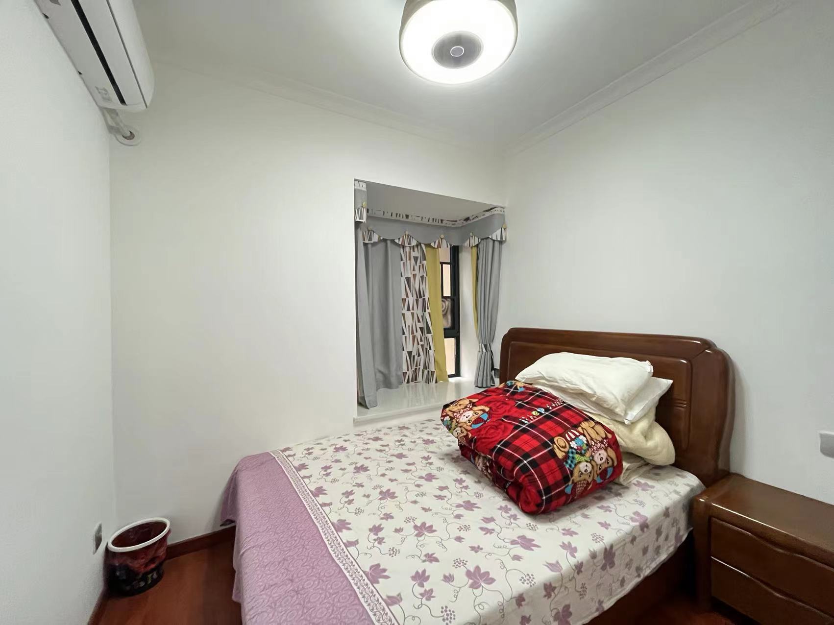 提香蓝岸 3室2厅2卫 85.0万 提香蓝岸 3室2厅2卫 85.0万客厅