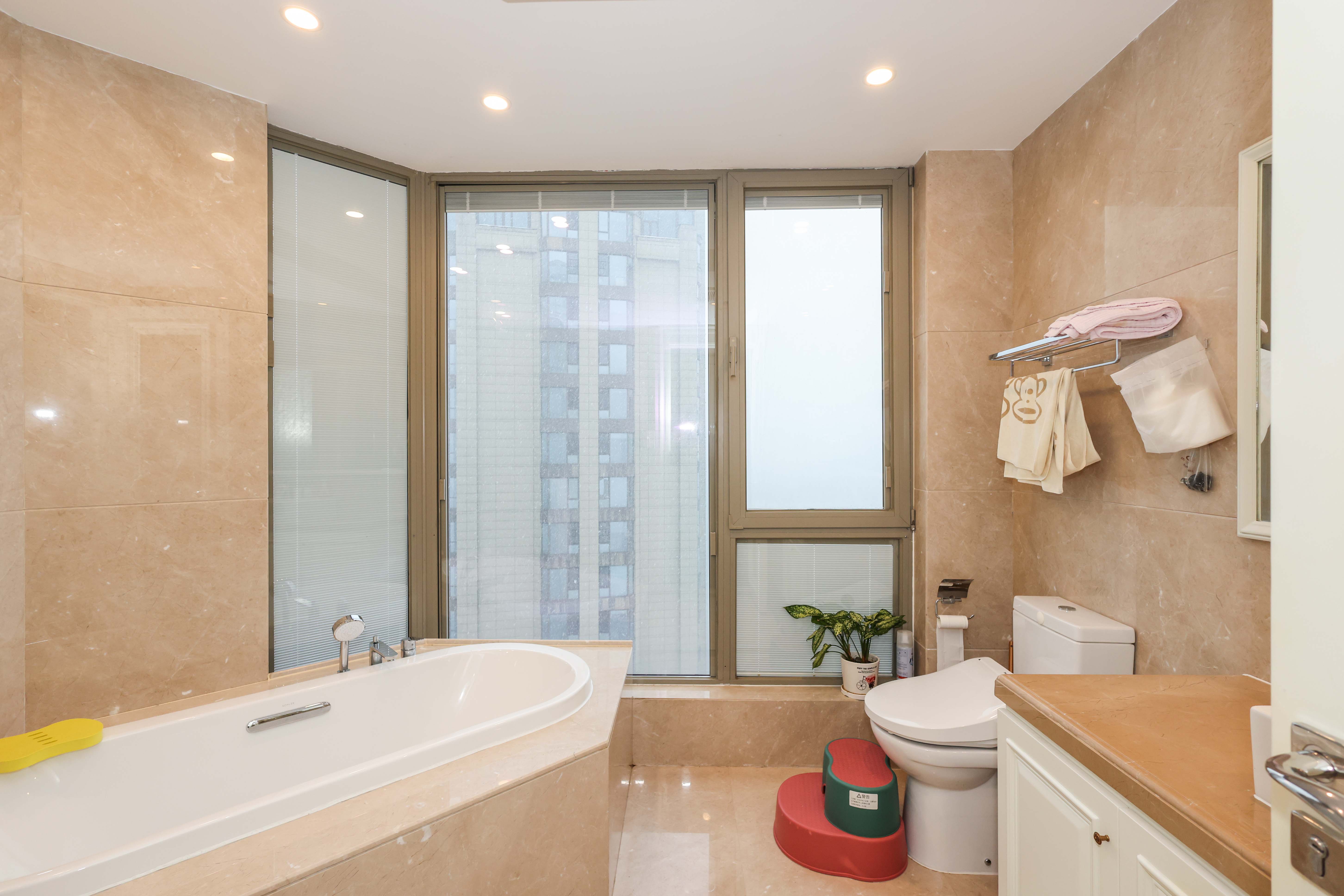 梅溪湖金茂府(金茂广场)(金茂览秀城)  5室2厅3卫    588.0万 梅溪湖金茂府(金茂广场)(金茂览秀城)  5室2厅3卫    588.0万卫生间