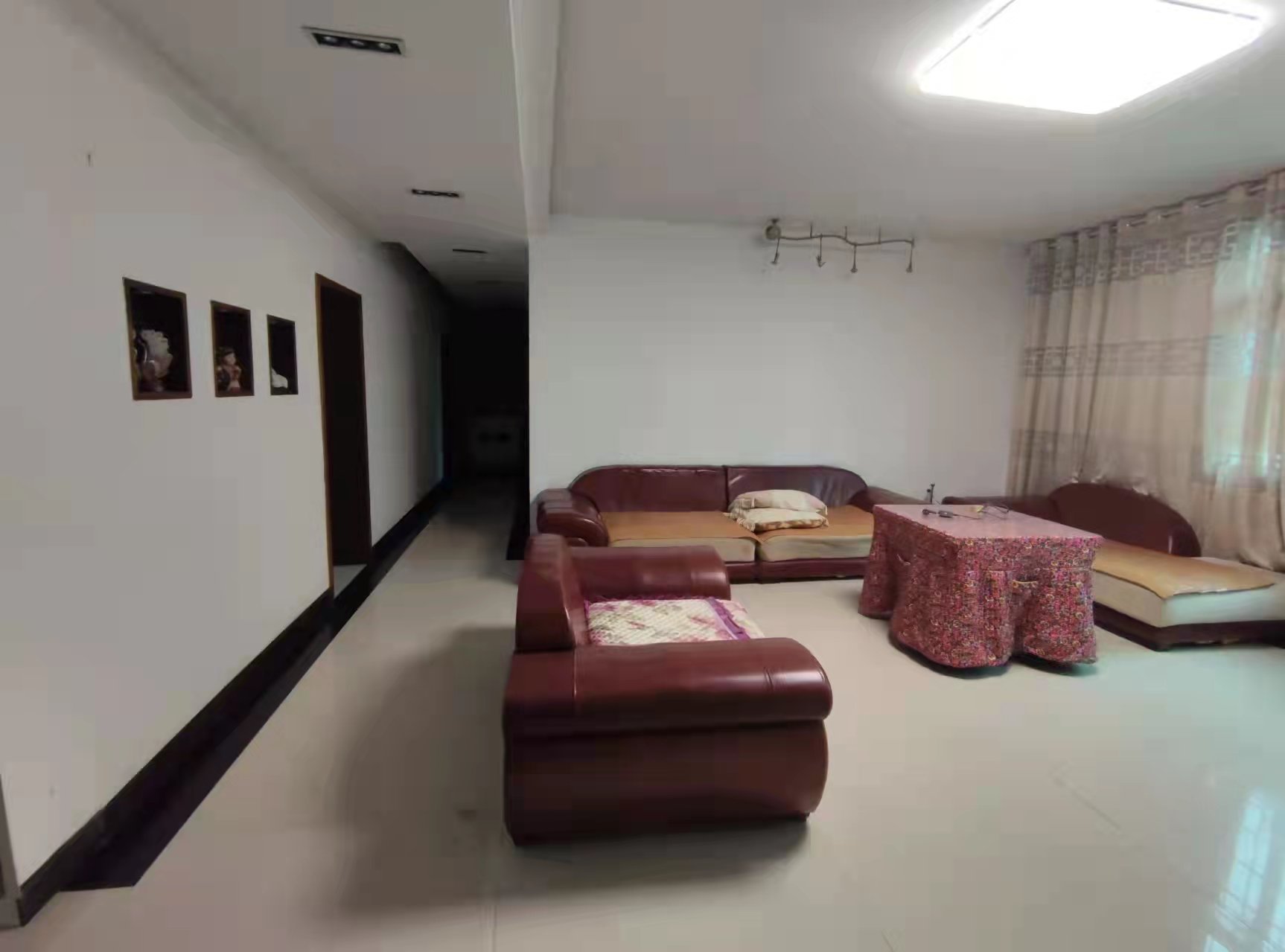 中欧房产 3室2厅1卫 1500.0元/月 中欧房产 3室2厅1卫 1500.0元/月室内图