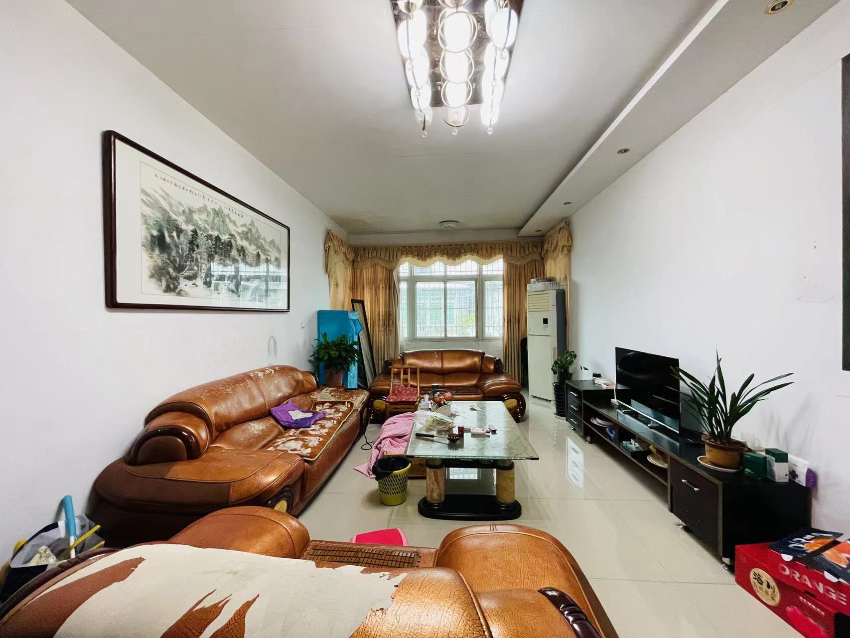 碧野华庭 3室2厅2卫 33.8万 碧野华庭 3室2厅2卫 33.8万客厅