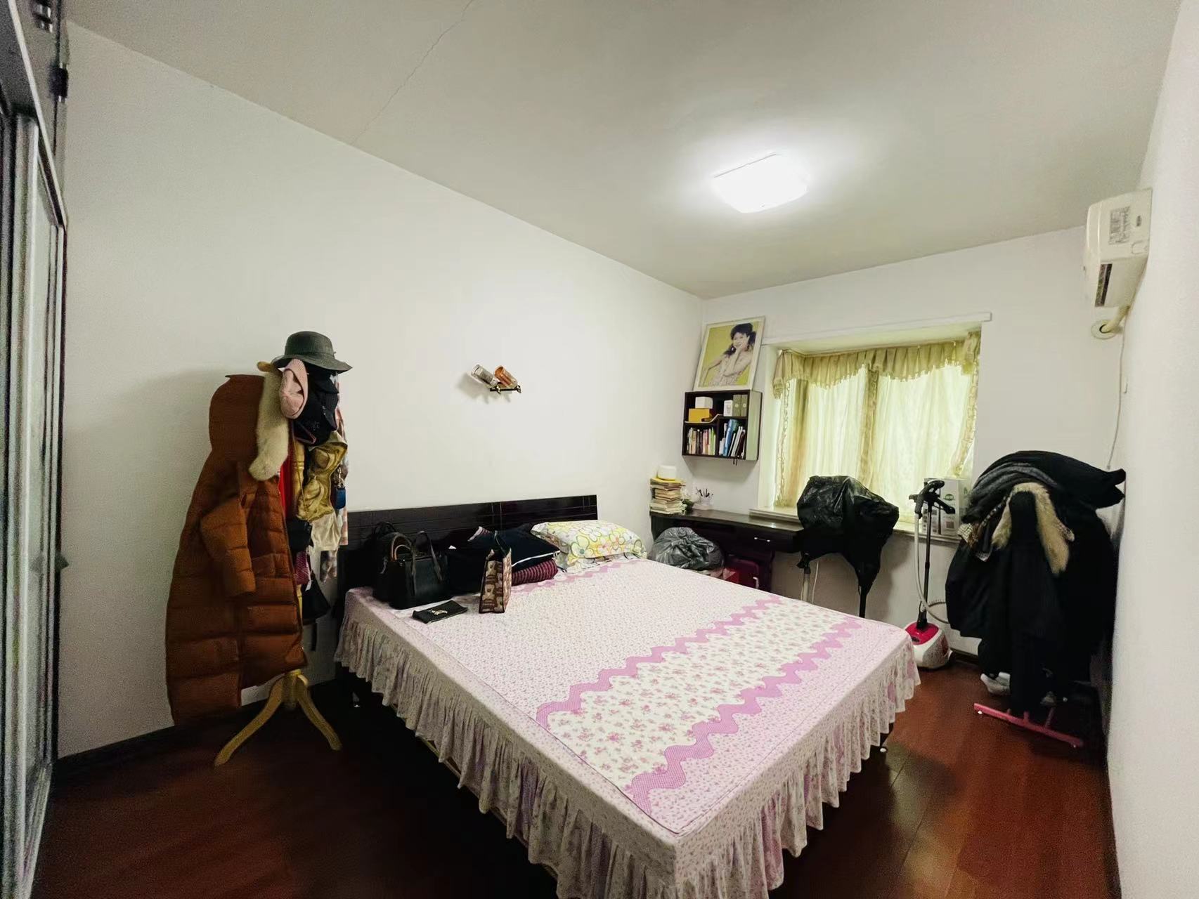 碧野华庭 3室2厅2卫 33.8万 碧野华庭 3室2厅2卫 33.8万客厅