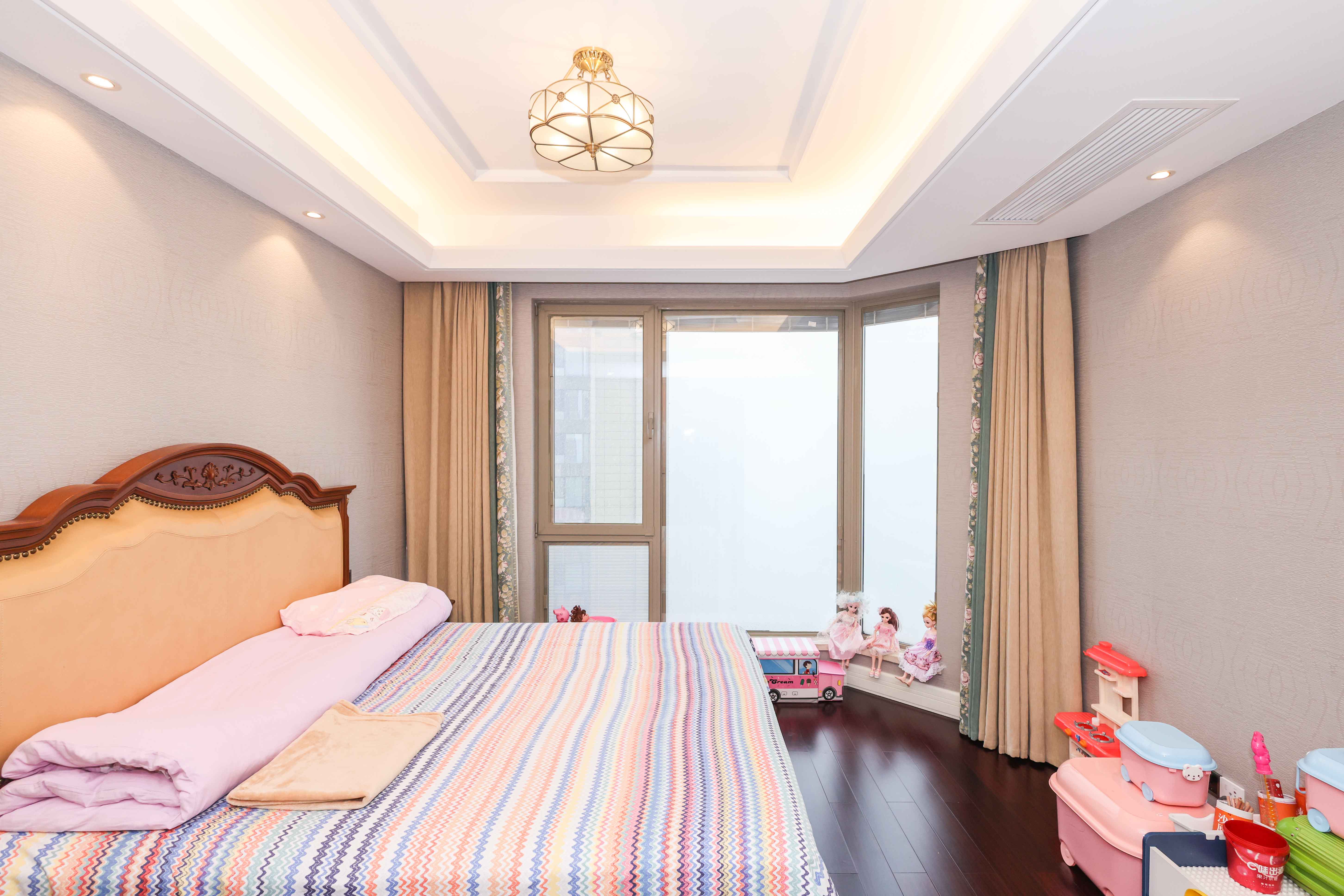 梅溪湖金茂府(金茂广场)(金茂览秀城)  5室2厅3卫    588.0万 梅溪湖金茂府(金茂广场)(金茂览秀城)  5室2厅3卫    588.0万卧室