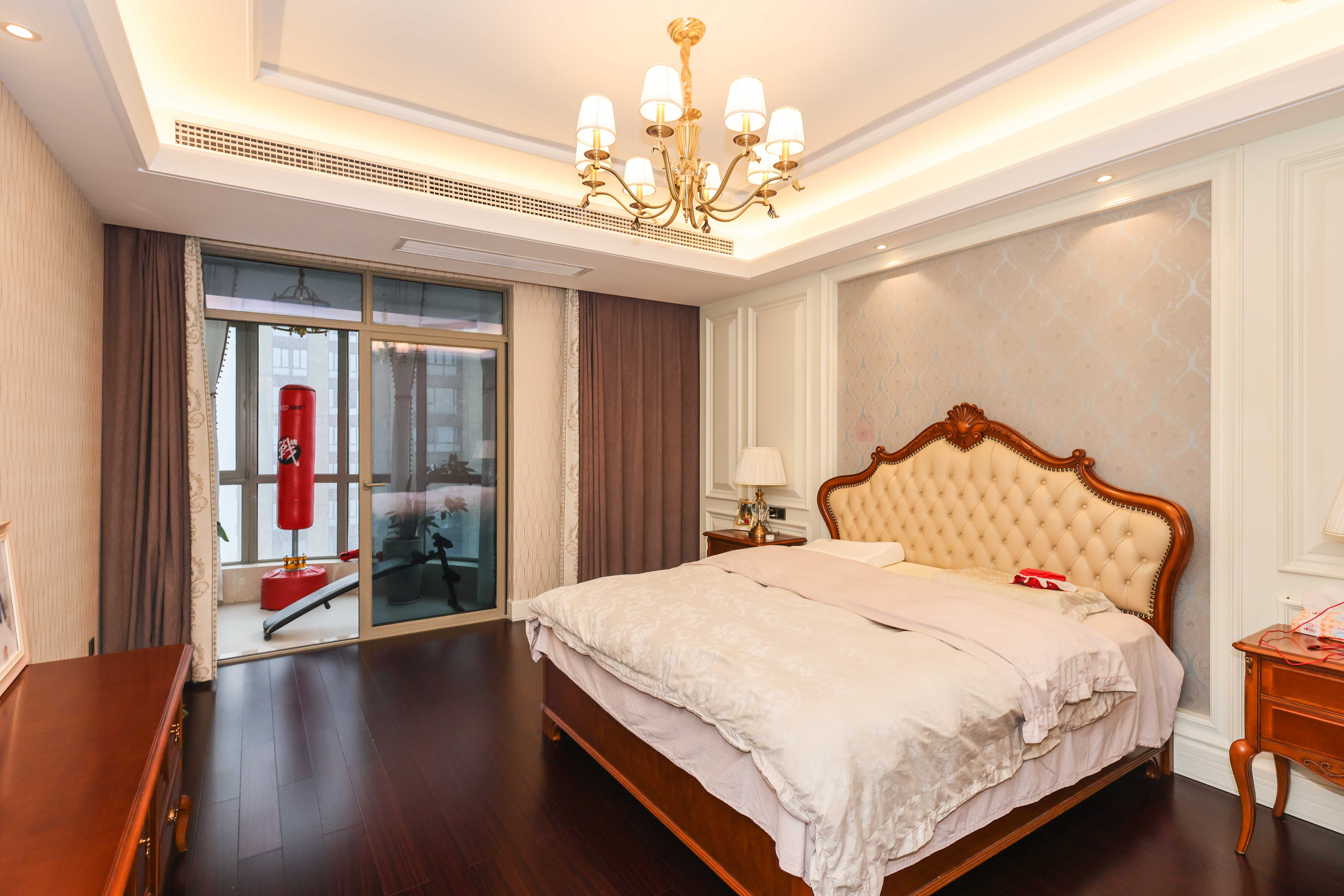 梅溪湖金茂府(金茂广场)(金茂览秀城)  5室2厅3卫    588.0万 梅溪湖金茂府(金茂广场)(金茂览秀城)  5室2厅3卫    588.0万卧室