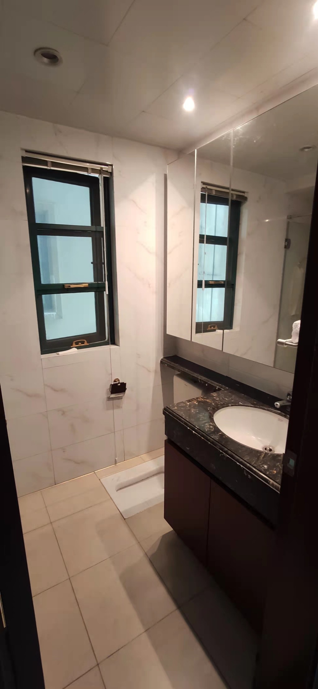 恒大绿洲 3室2厅1卫 2400.0元/月 恒大绿洲 3室2厅1卫 2400.0元/月室内图