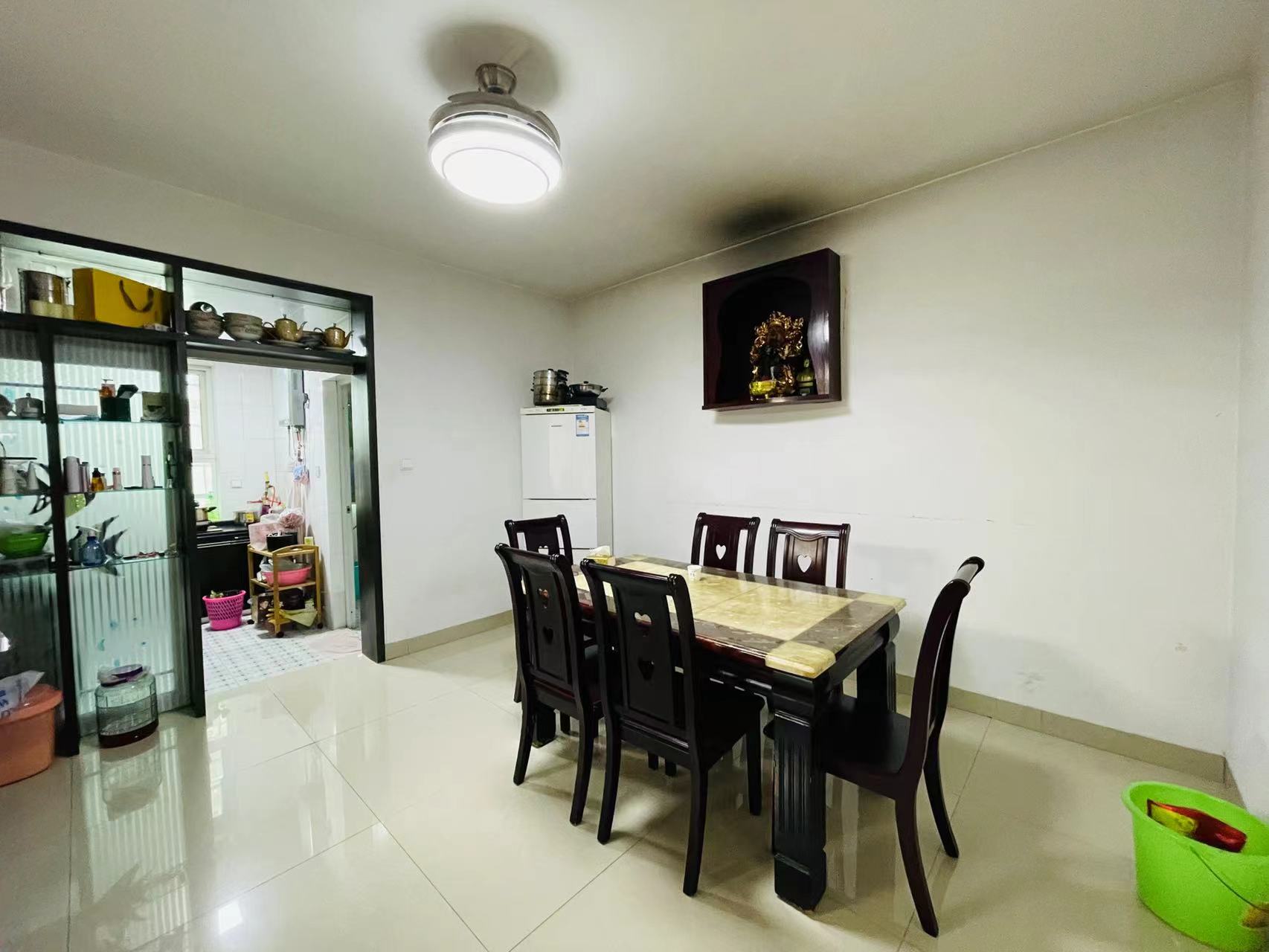 碧野华庭 3室2厅2卫 33.8万 碧野华庭 3室2厅2卫 33.8万客厅