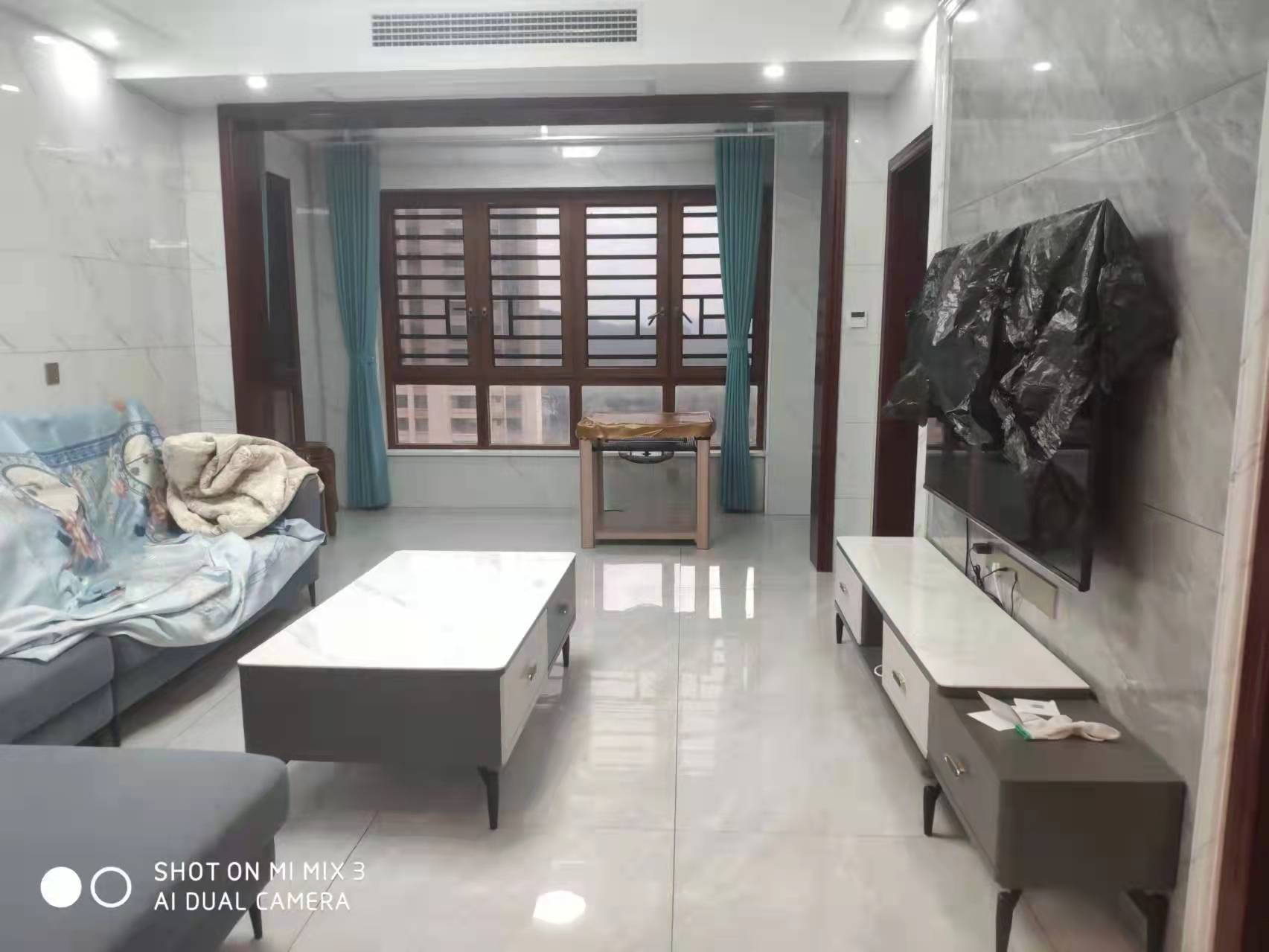 逸都花园 3室2厅1卫 65.0万 逸都花园 3室2厅1卫 65.0万客厅