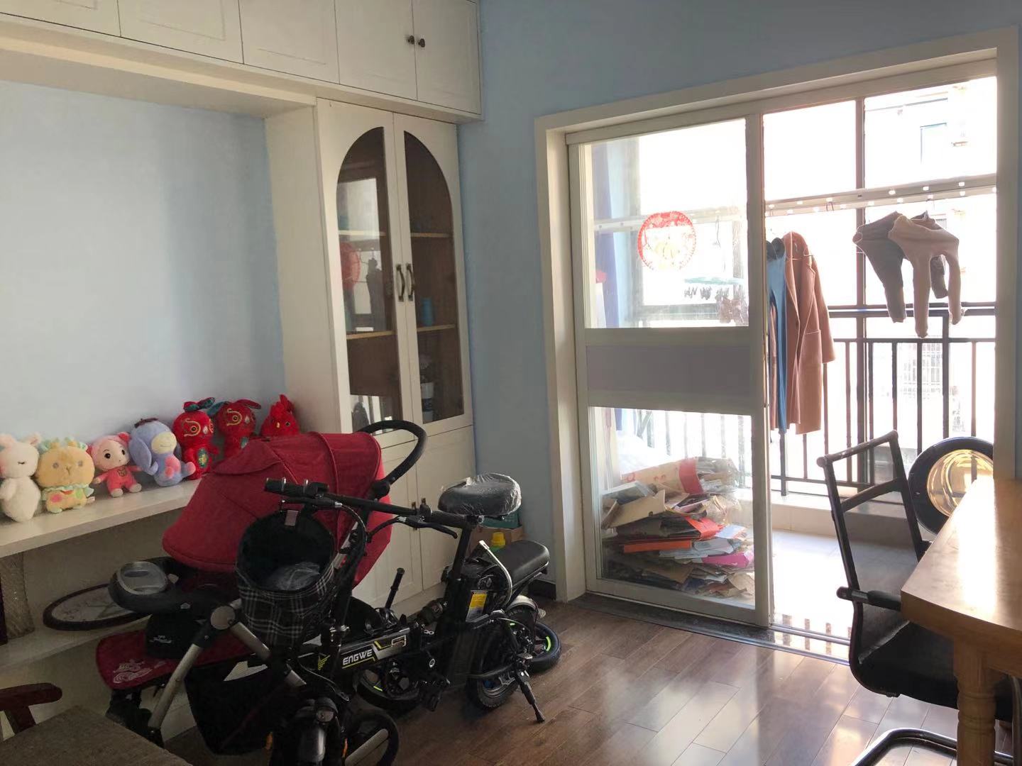 嘉盛华府 3室2厅2卫 80.0万 嘉盛华府 3室2厅2卫 80.0万客厅