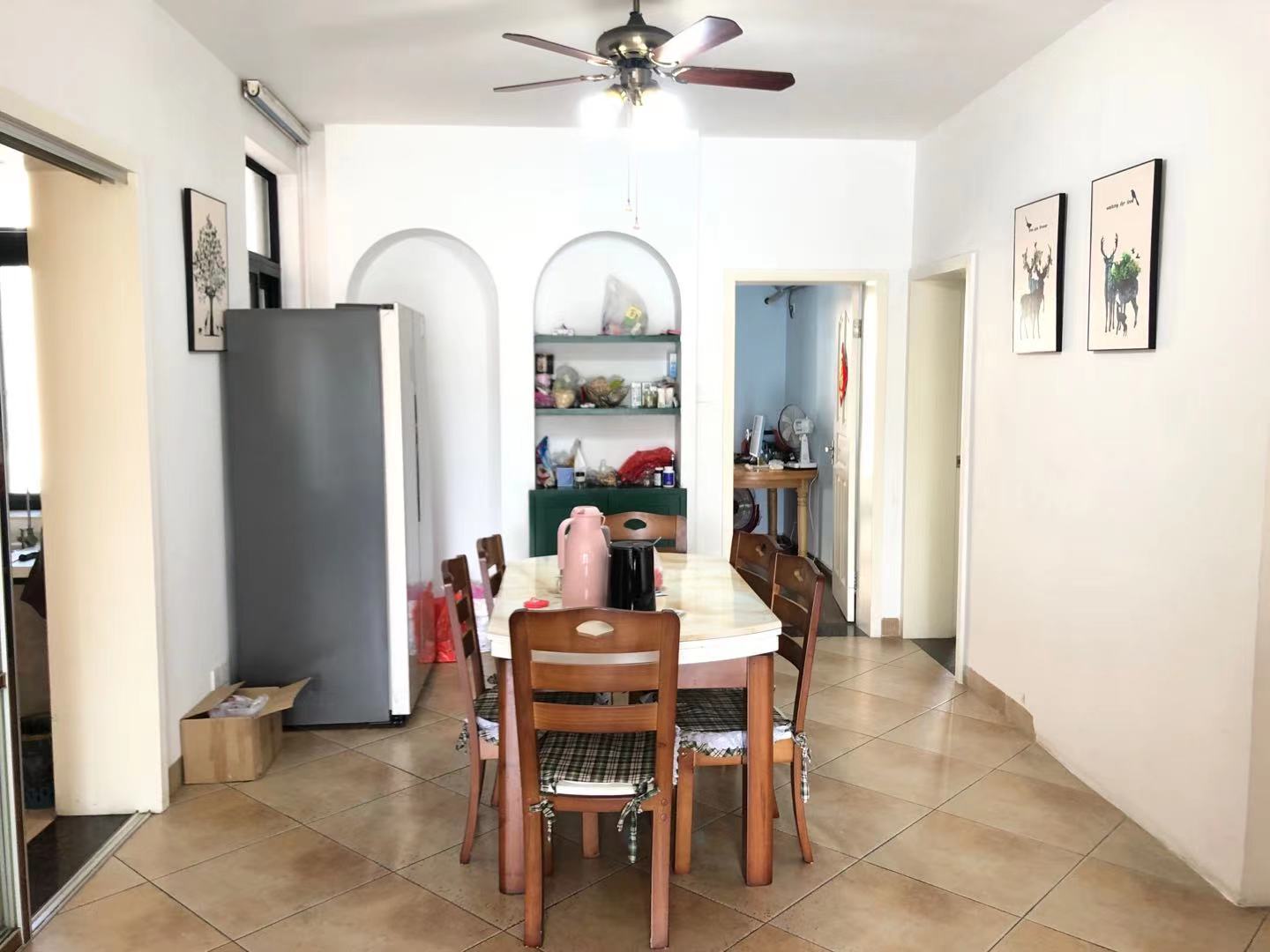 嘉盛华府 3室2厅2卫 80.0万 嘉盛华府 3室2厅2卫 80.0万客厅