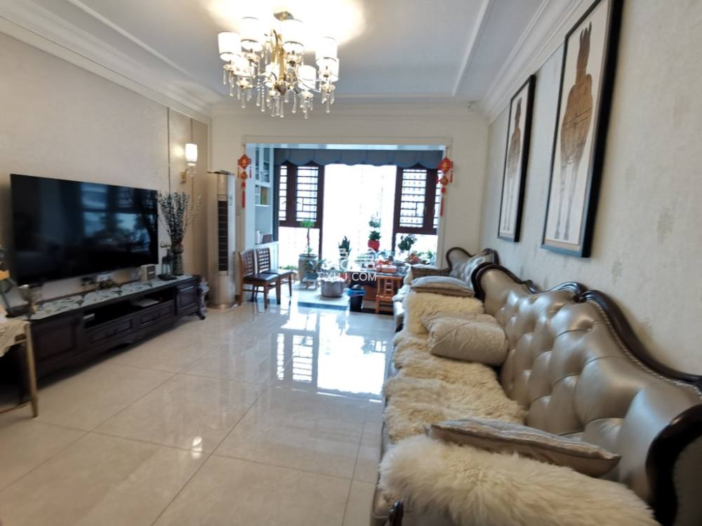 恒大华府  3室2厅2卫   98.00万