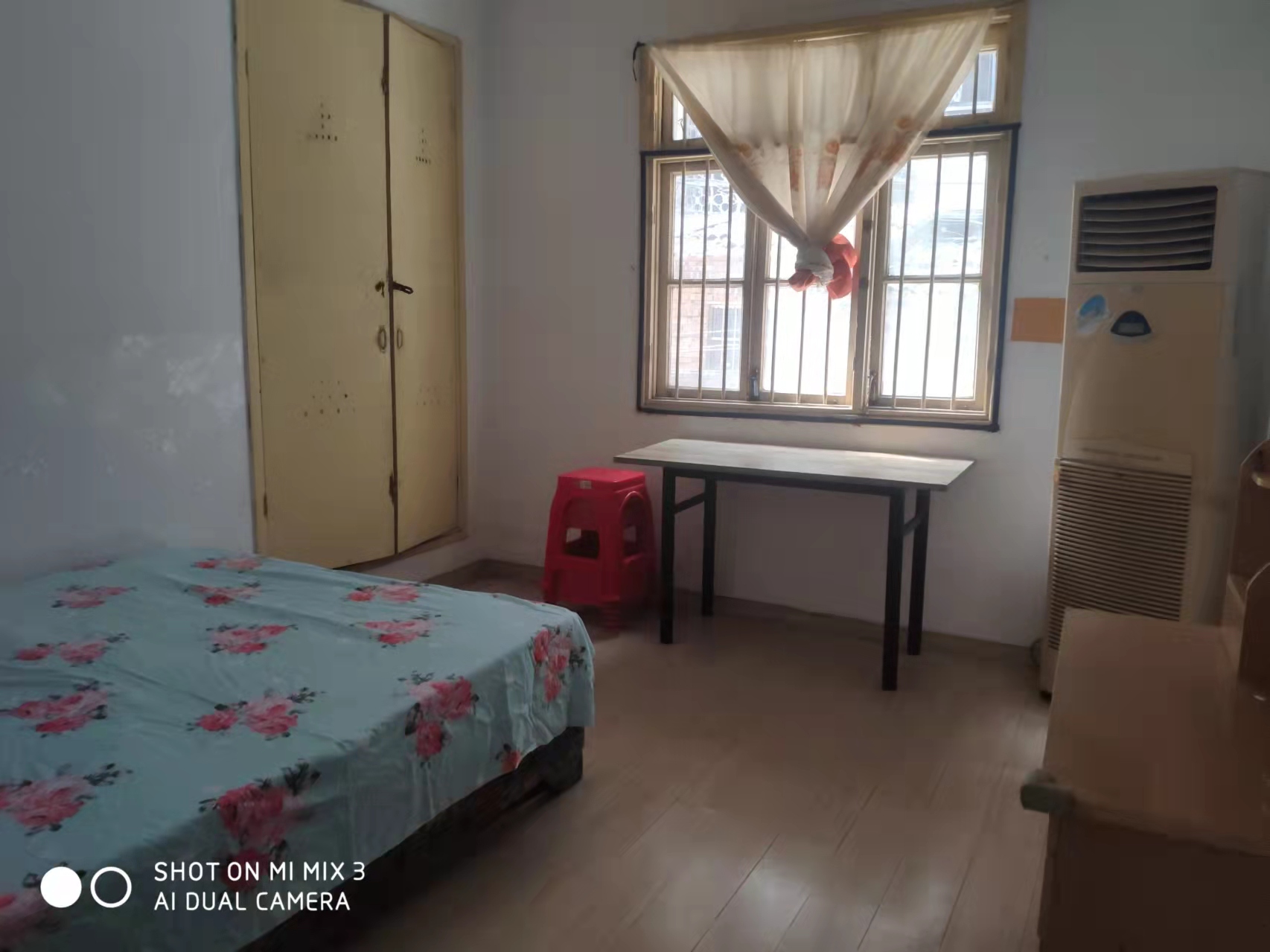 华南路散盘 3室2厅1卫 30.0万 华南路散盘 3室2厅1卫 30.0万客厅