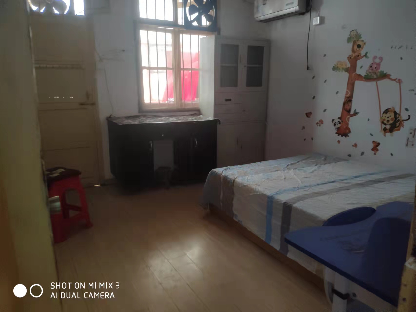 华南路散盘 3室2厅1卫 30.0万 华南路散盘 3室2厅1卫 30.0万客厅