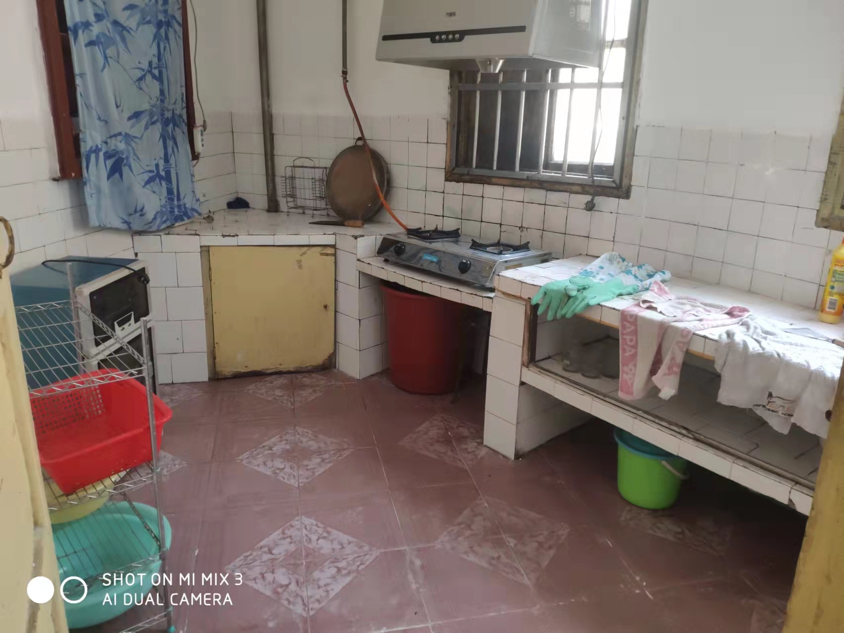 华南路散盘 3室2厅1卫 30.0万 华南路散盘 3室2厅1卫 30.0万客厅