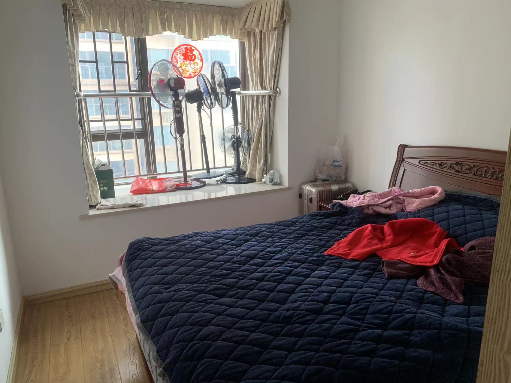 水岸花城(翠堤湾) 3室2厅2卫 78.0万 水岸花城(翠堤湾) 3室2厅2卫 78.0万客厅