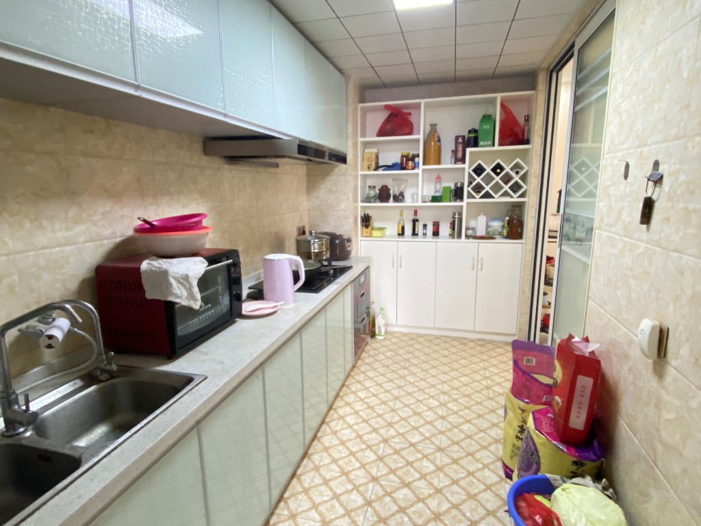 碧桂园 3室2厅1卫 2100.0元/月 碧桂园 3室2厅1卫 2100.0元/月室内图